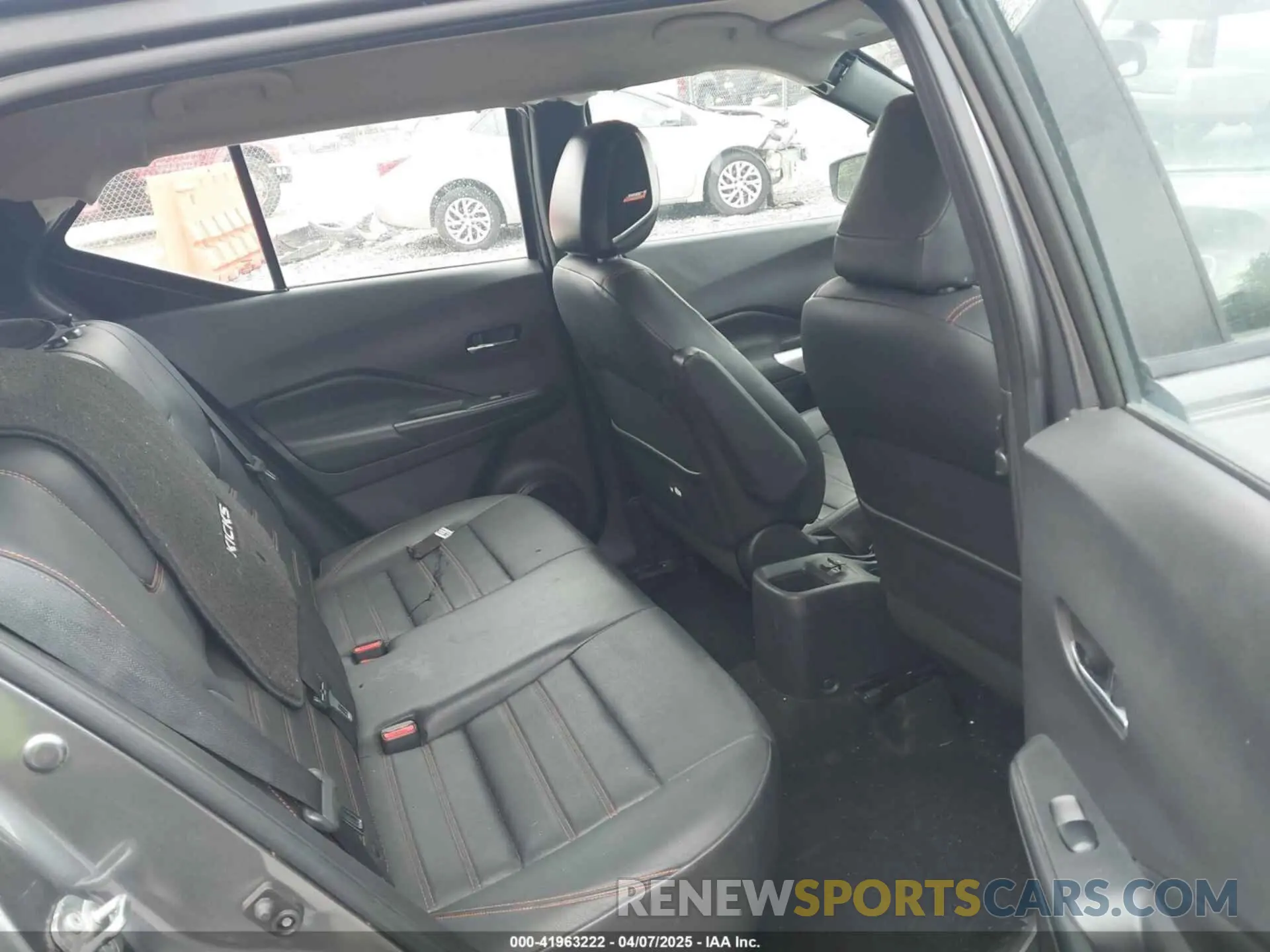 8 fotografías del automóvil dañado 3N1CP5CU7KL516157 NISSAN KICKS 2019