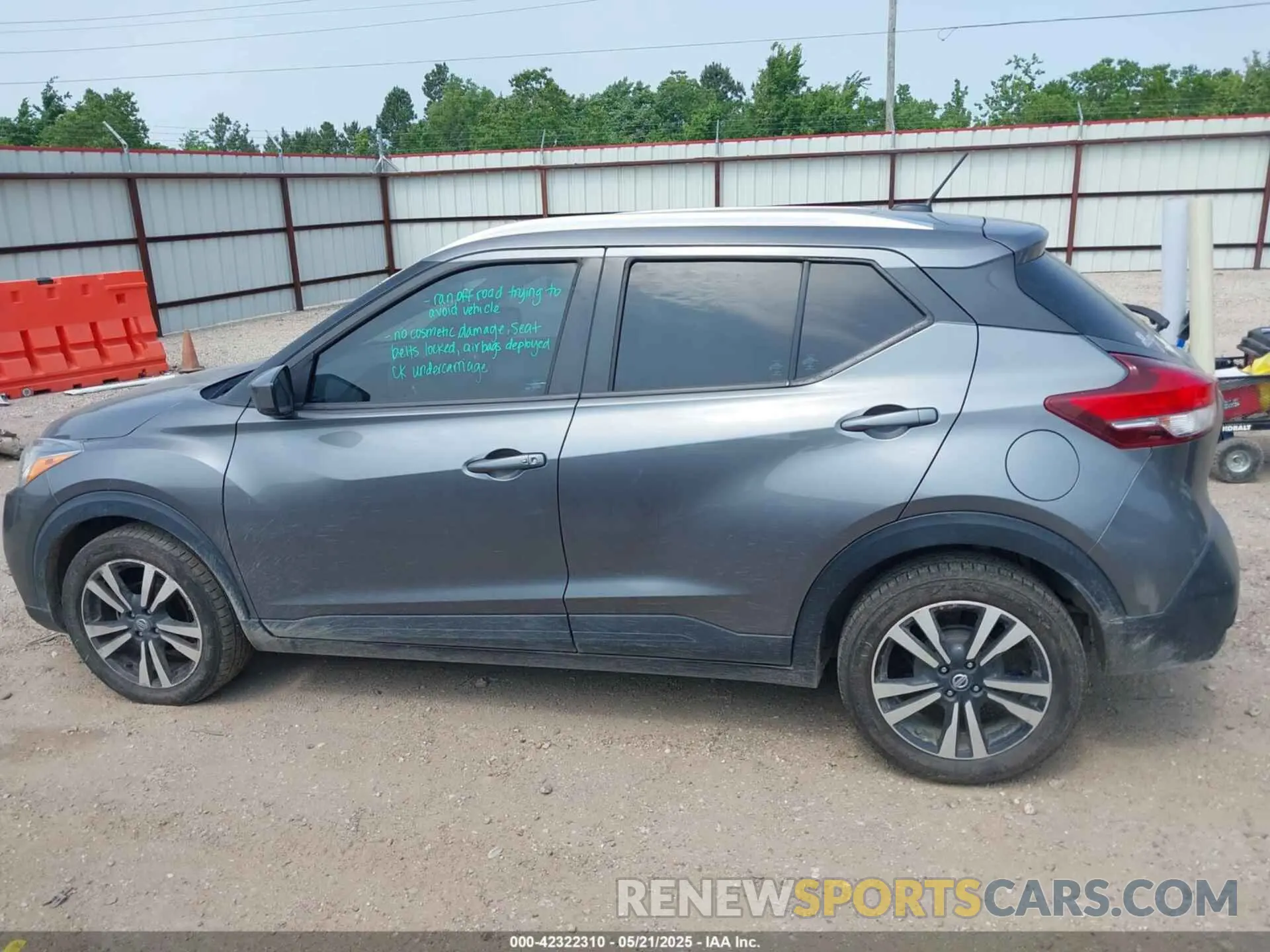 14 fotografías del automóvil dañado 3N1CP5CU7KL532455 NISSAN KICKS 2019