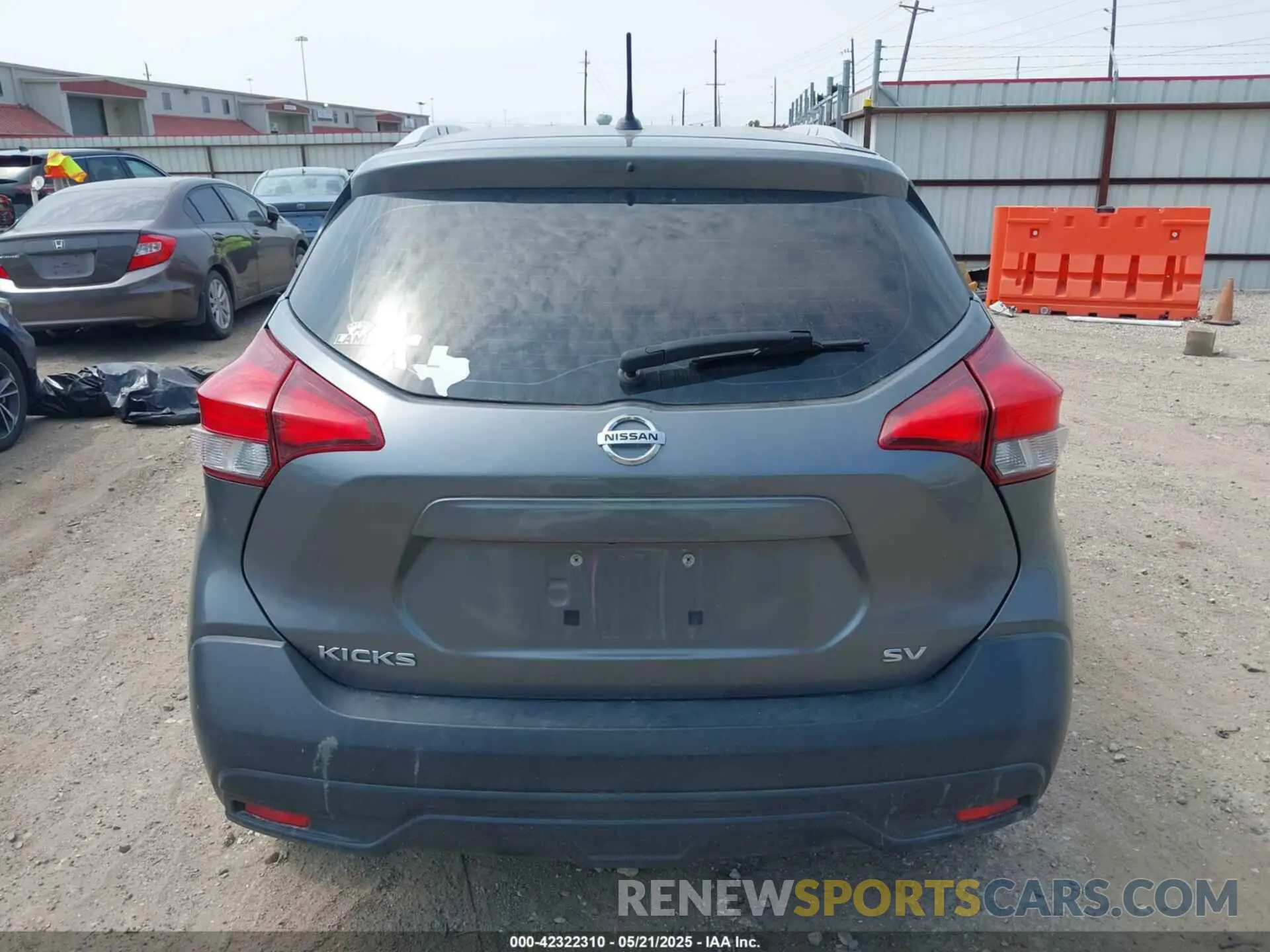 16 fotografías del automóvil dañado 3N1CP5CU7KL532455 NISSAN KICKS 2019