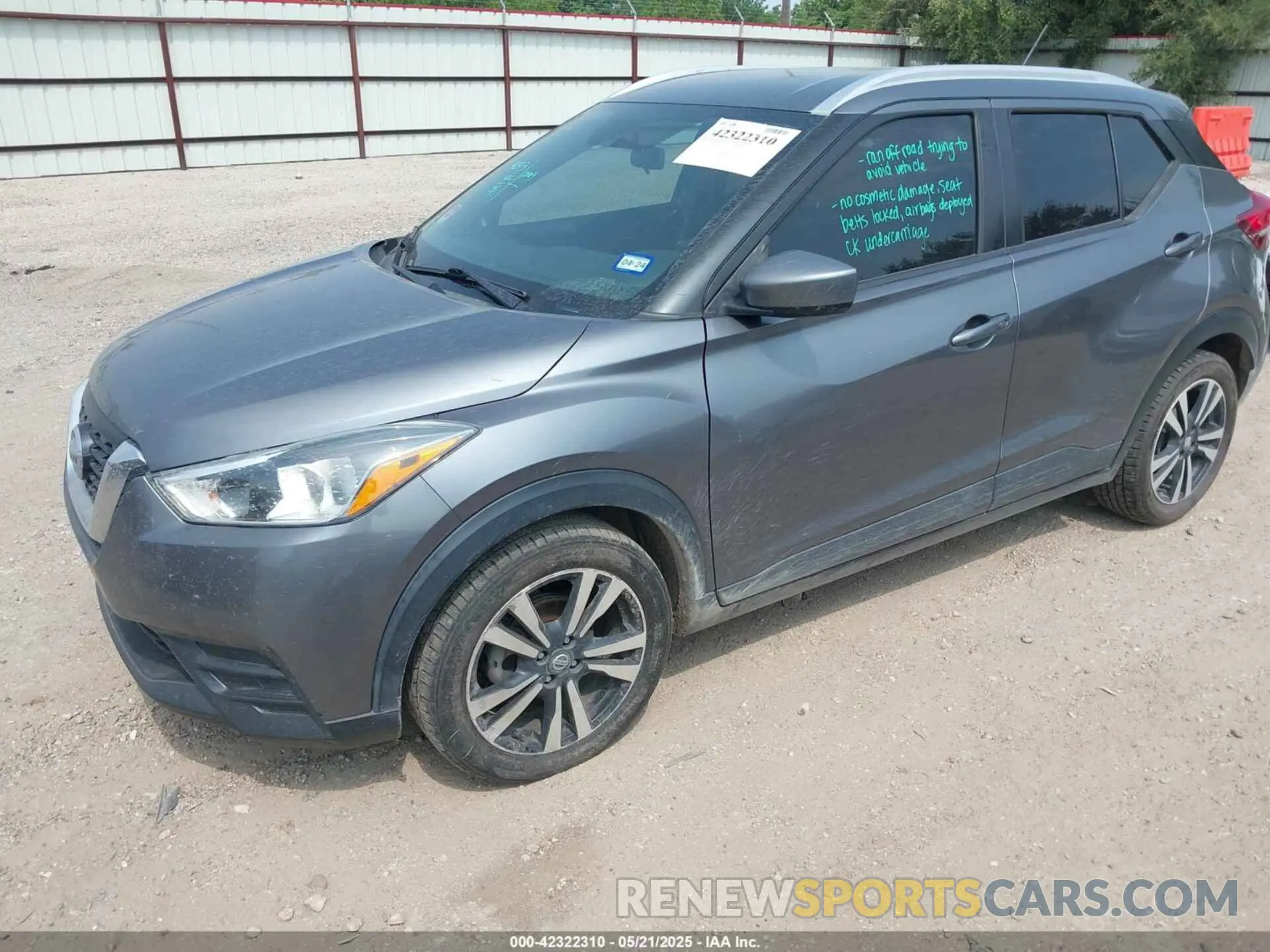 2 fotografías del automóvil dañado 3N1CP5CU7KL532455 NISSAN KICKS 2019