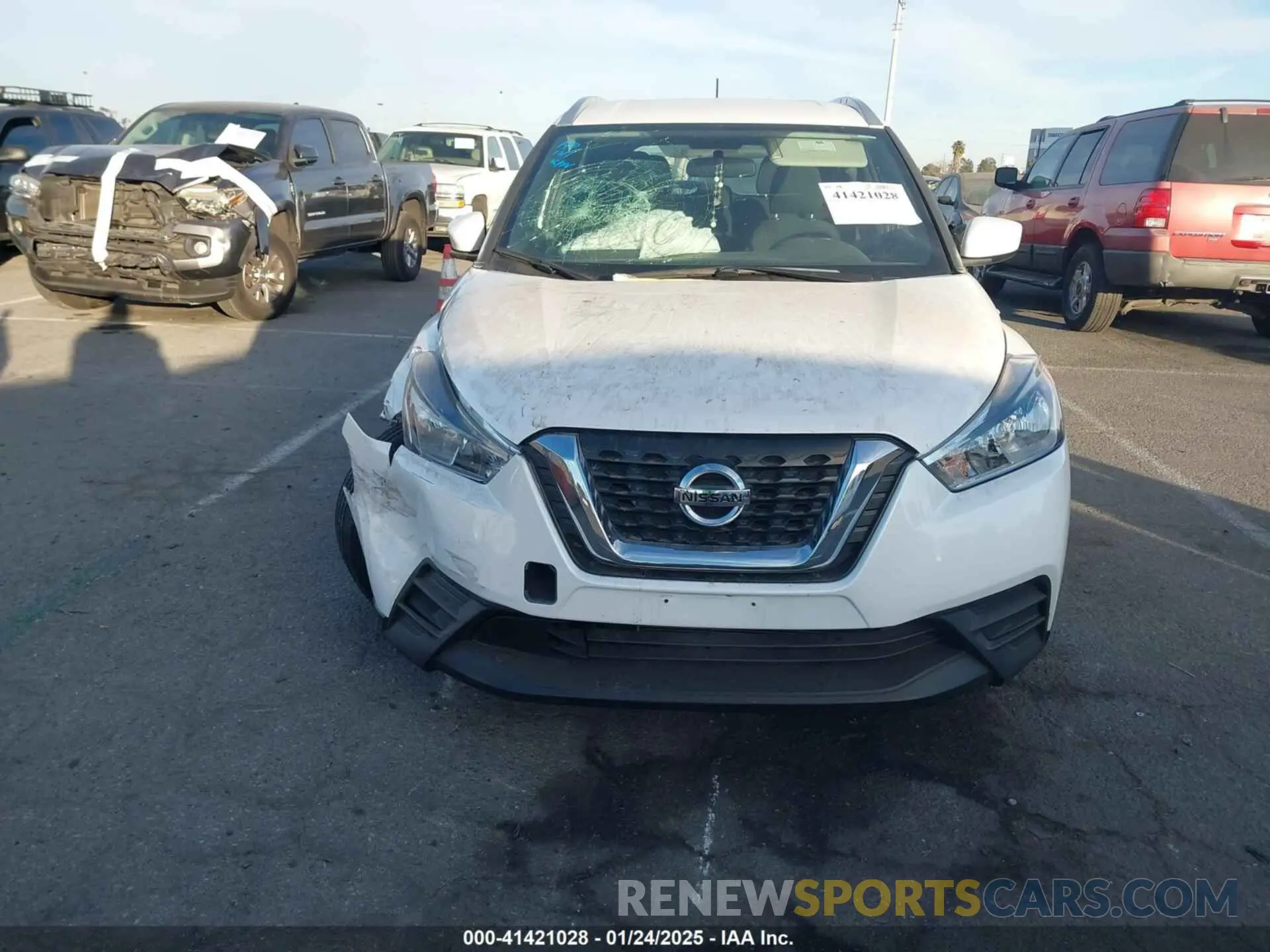 12 fotografías del automóvil dañado 3N1CP5CU7KL559218 NISSAN KICKS 2019