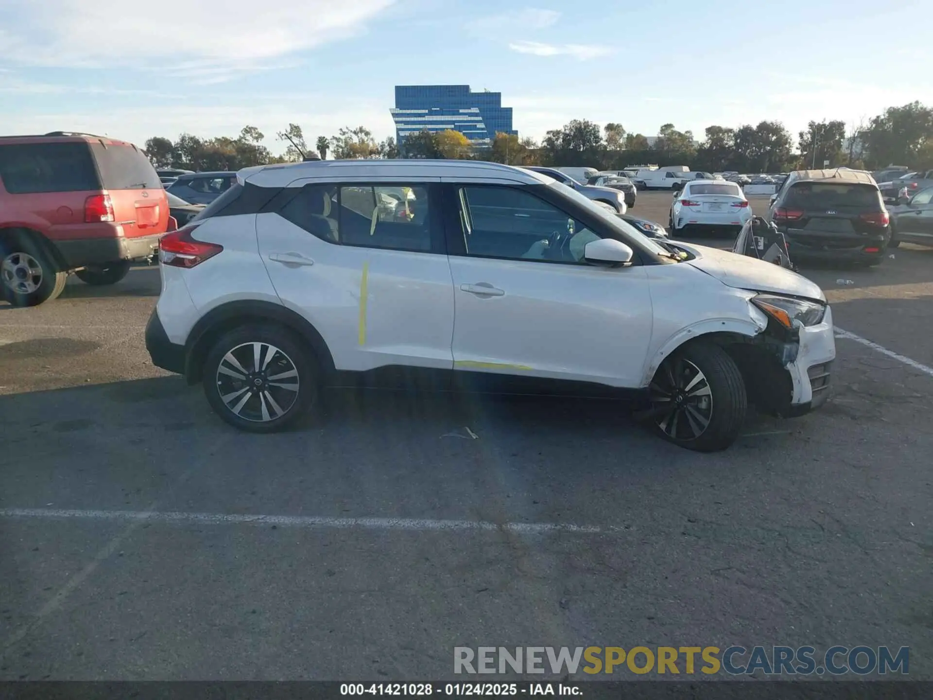 13 fotografías del automóvil dañado 3N1CP5CU7KL559218 NISSAN KICKS 2019