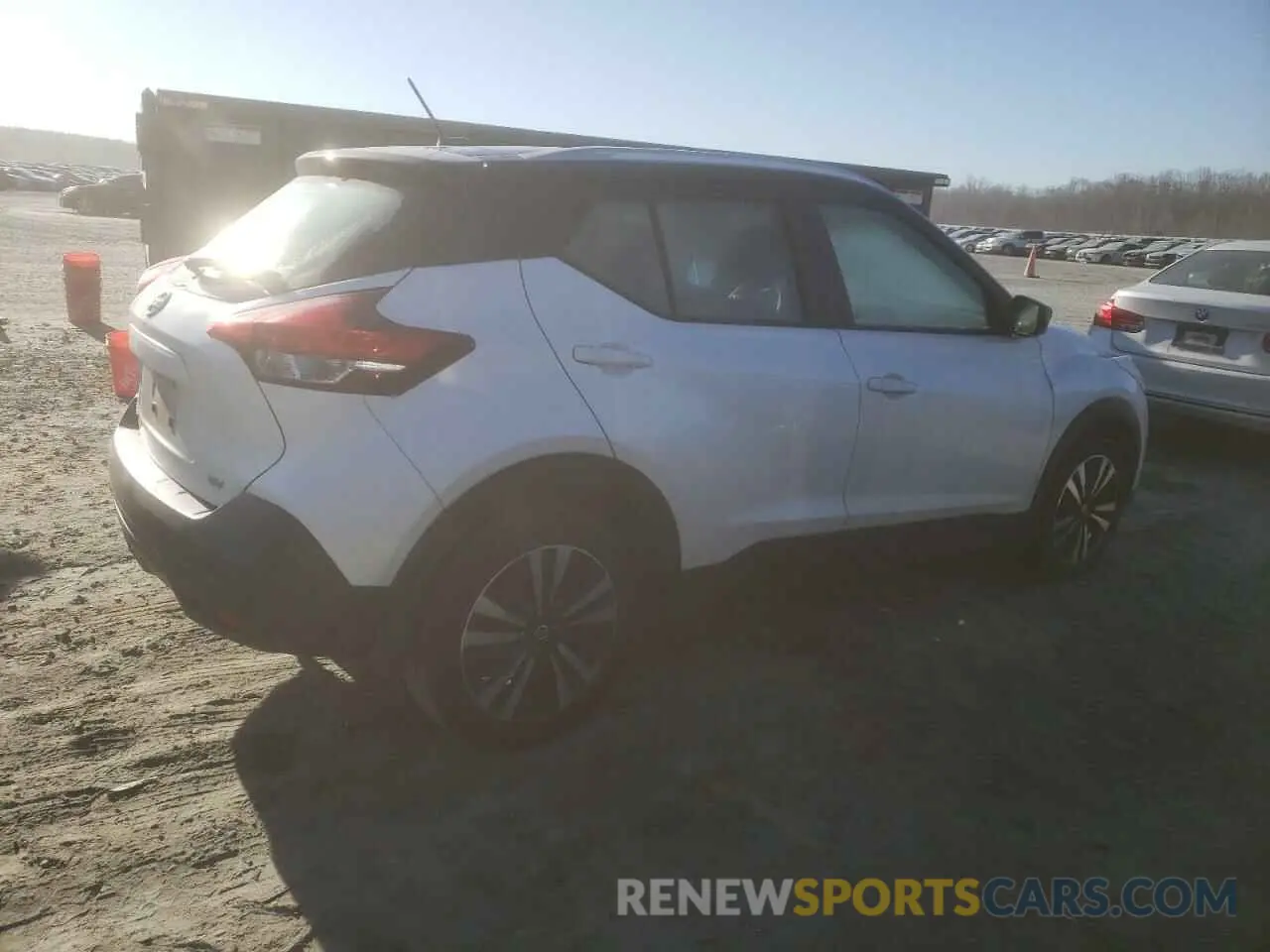 3 fotografías del automóvil dañado 3N1CP5CU7KL563916 NISSAN KICKS 2019