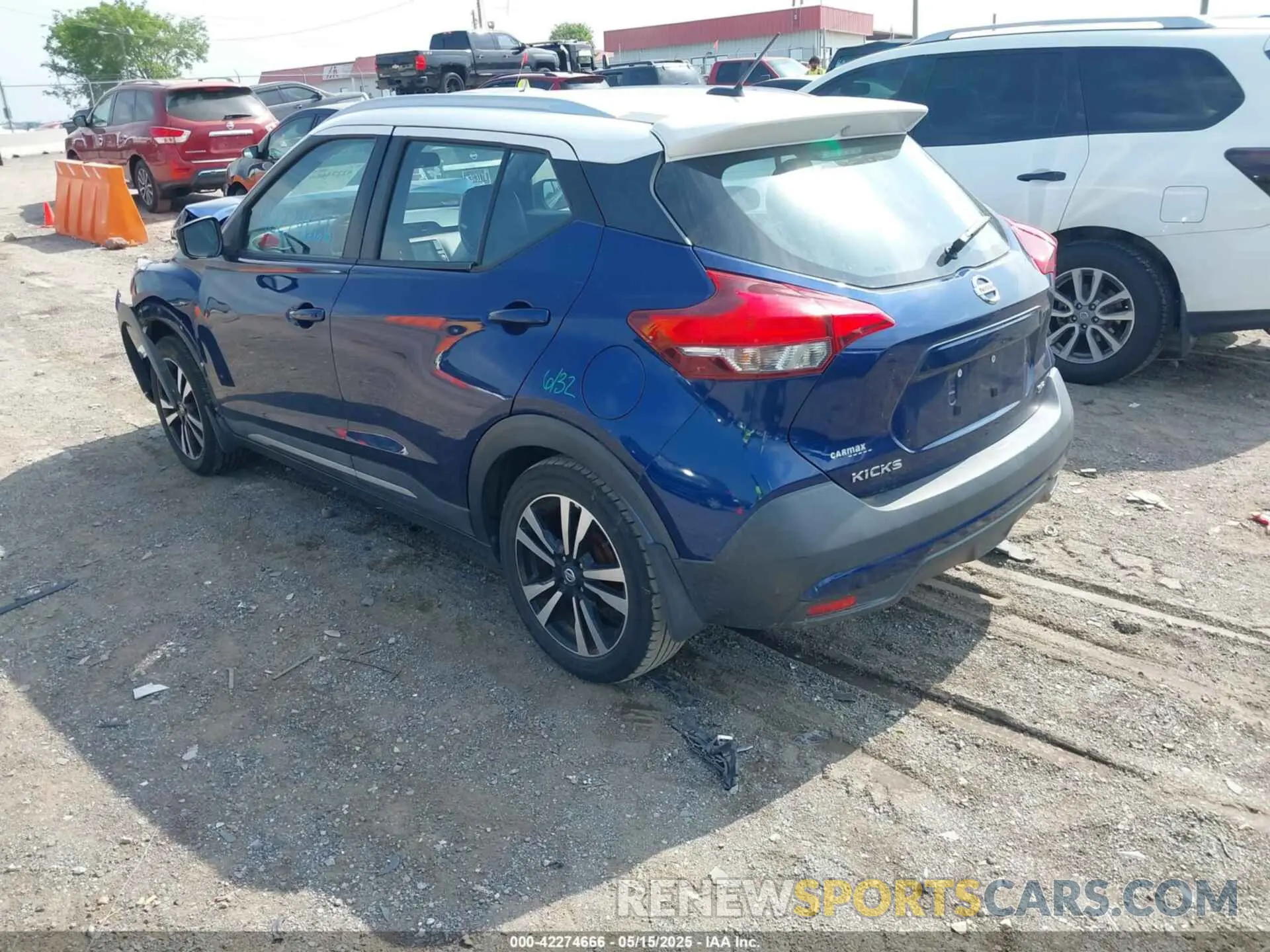 3 fotografías del automóvil dañado 3N1CP5CU7KL567786 NISSAN KICKS 2019