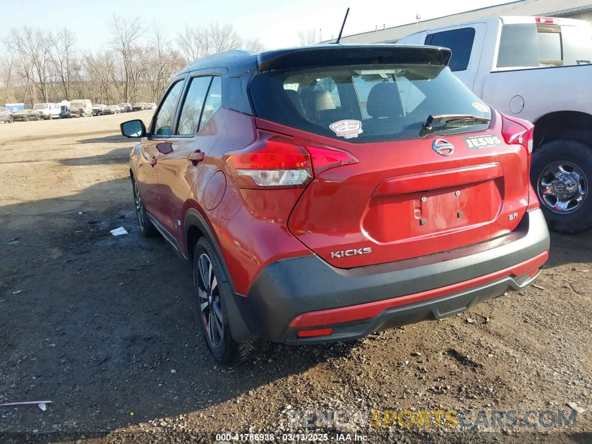 3 fotografías del automóvil dañado 3N1CP5CU8KL480351 NISSAN KICKS 2019