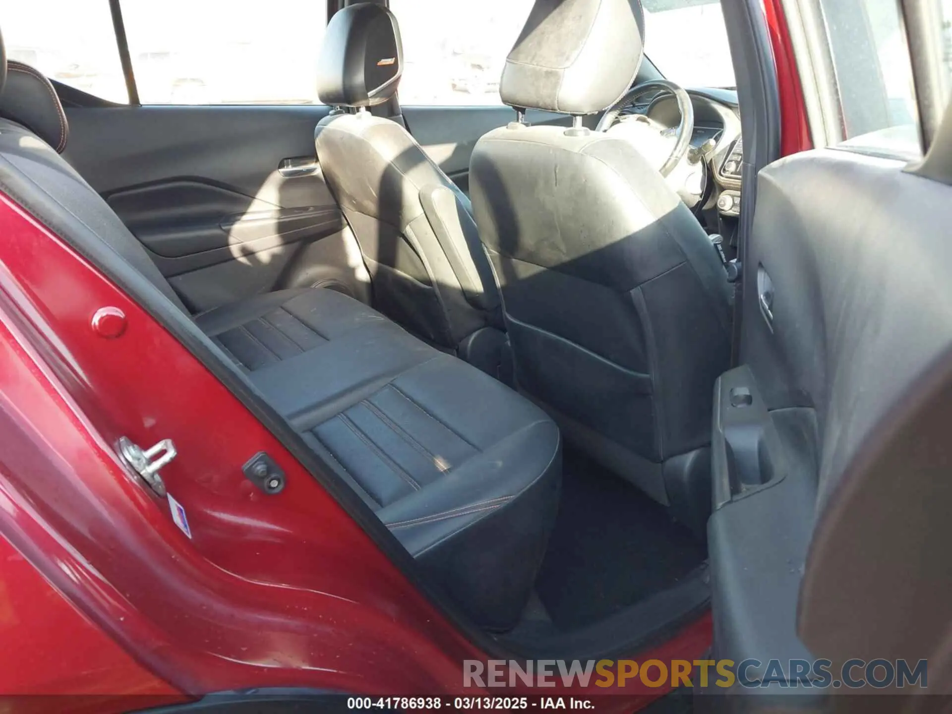 8 fotografías del automóvil dañado 3N1CP5CU8KL480351 NISSAN KICKS 2019
