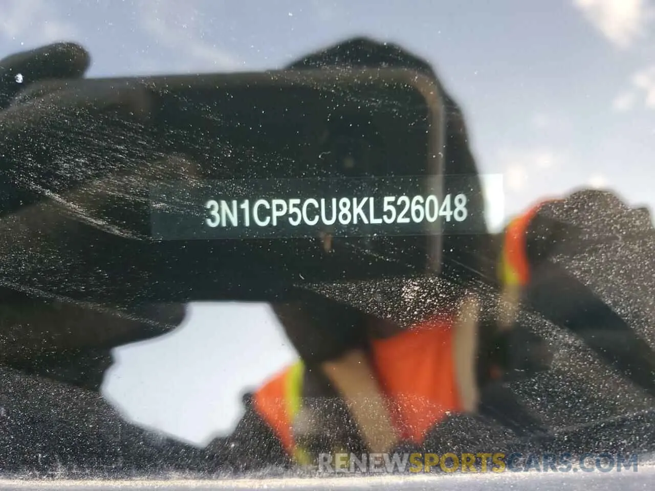 15 fotografías del automóvil dañado 3N1CP5CU8KL526048 NISSAN KICKS 2019