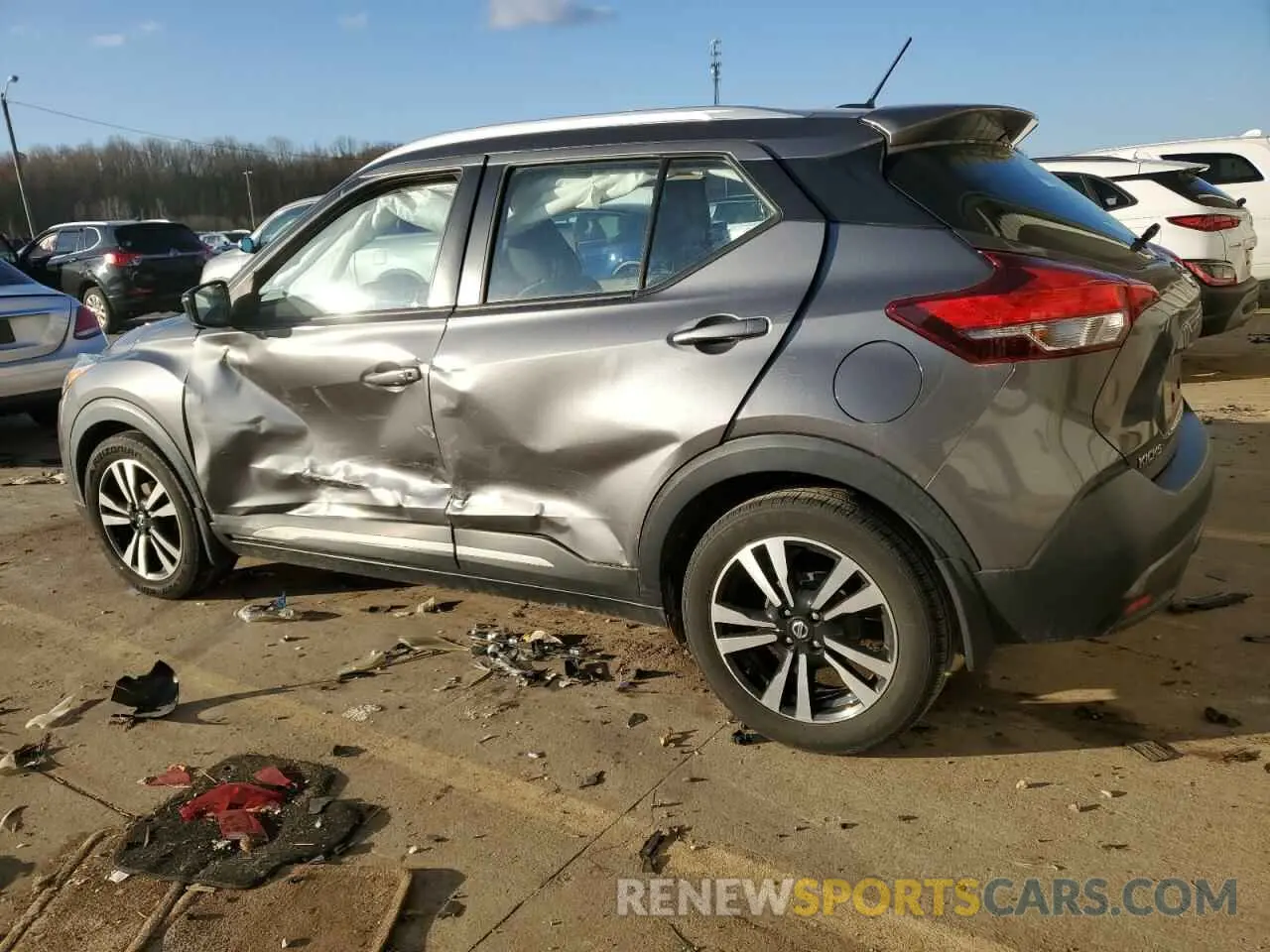 2 fotografías del automóvil dañado 3N1CP5CU8KL526048 NISSAN KICKS 2019