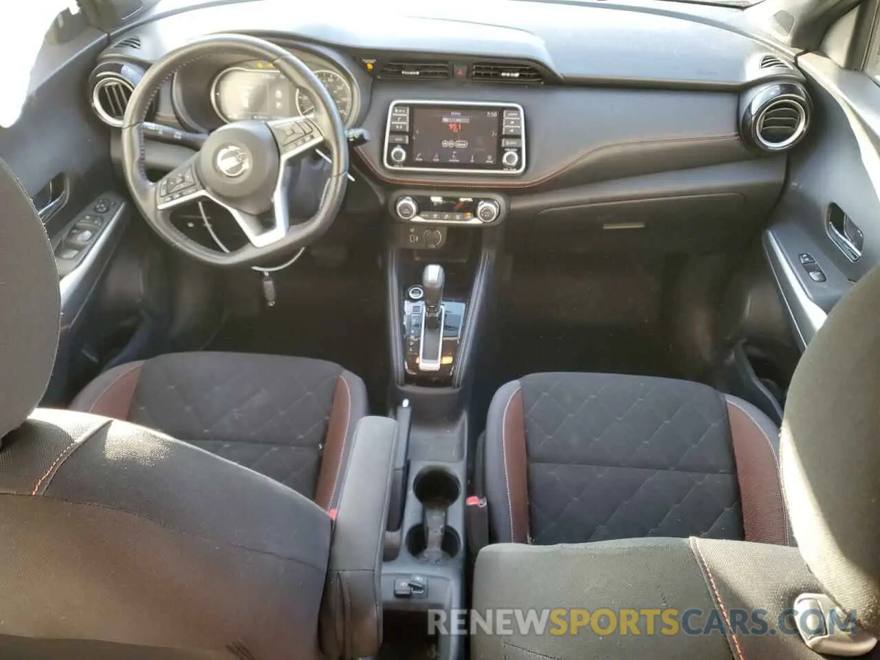 8 fotografías del automóvil dañado 3N1CP5CU8KL526048 NISSAN KICKS 2019