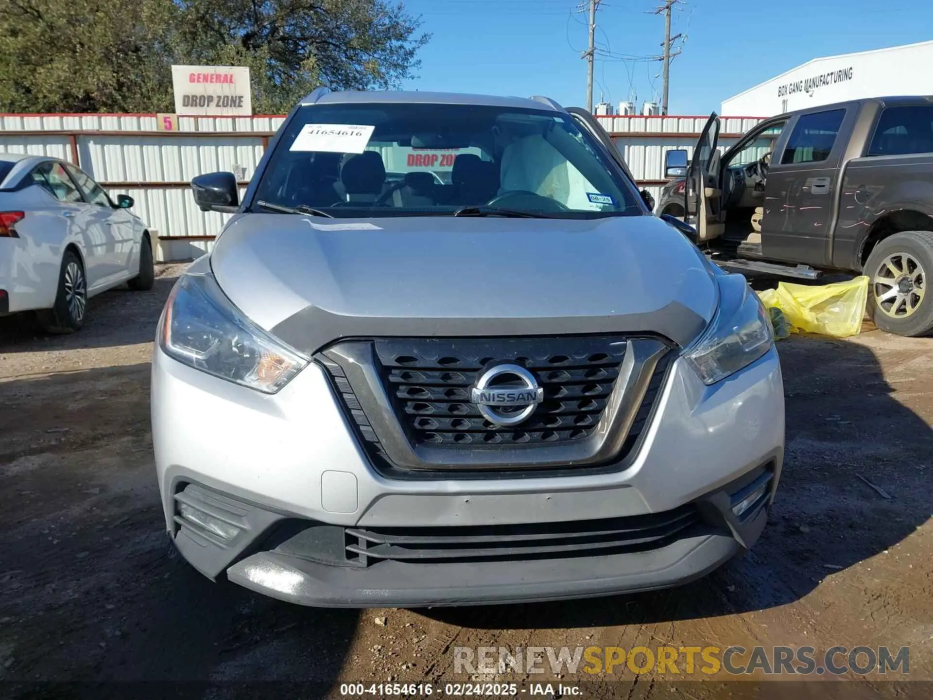 12 fotografías del automóvil dañado 3N1CP5CU8KL544677 NISSAN KICKS 2019