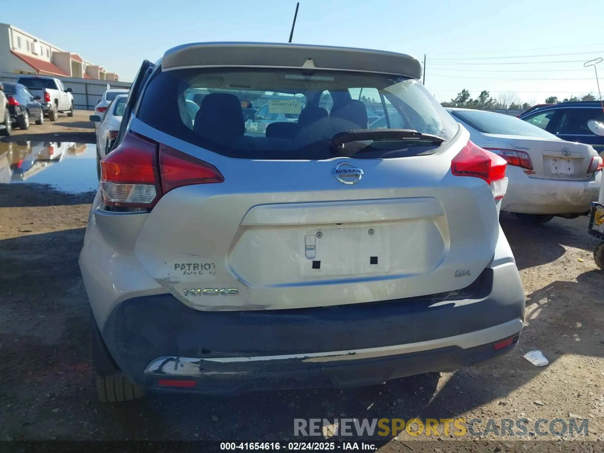 16 fotografías del automóvil dañado 3N1CP5CU8KL544677 NISSAN KICKS 2019