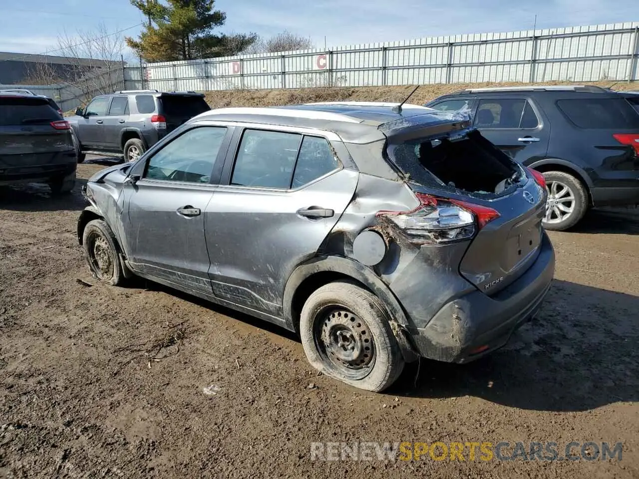 2 fotografías del automóvil dañado 3N1CP5CU8KL557901 NISSAN KICKS 2019