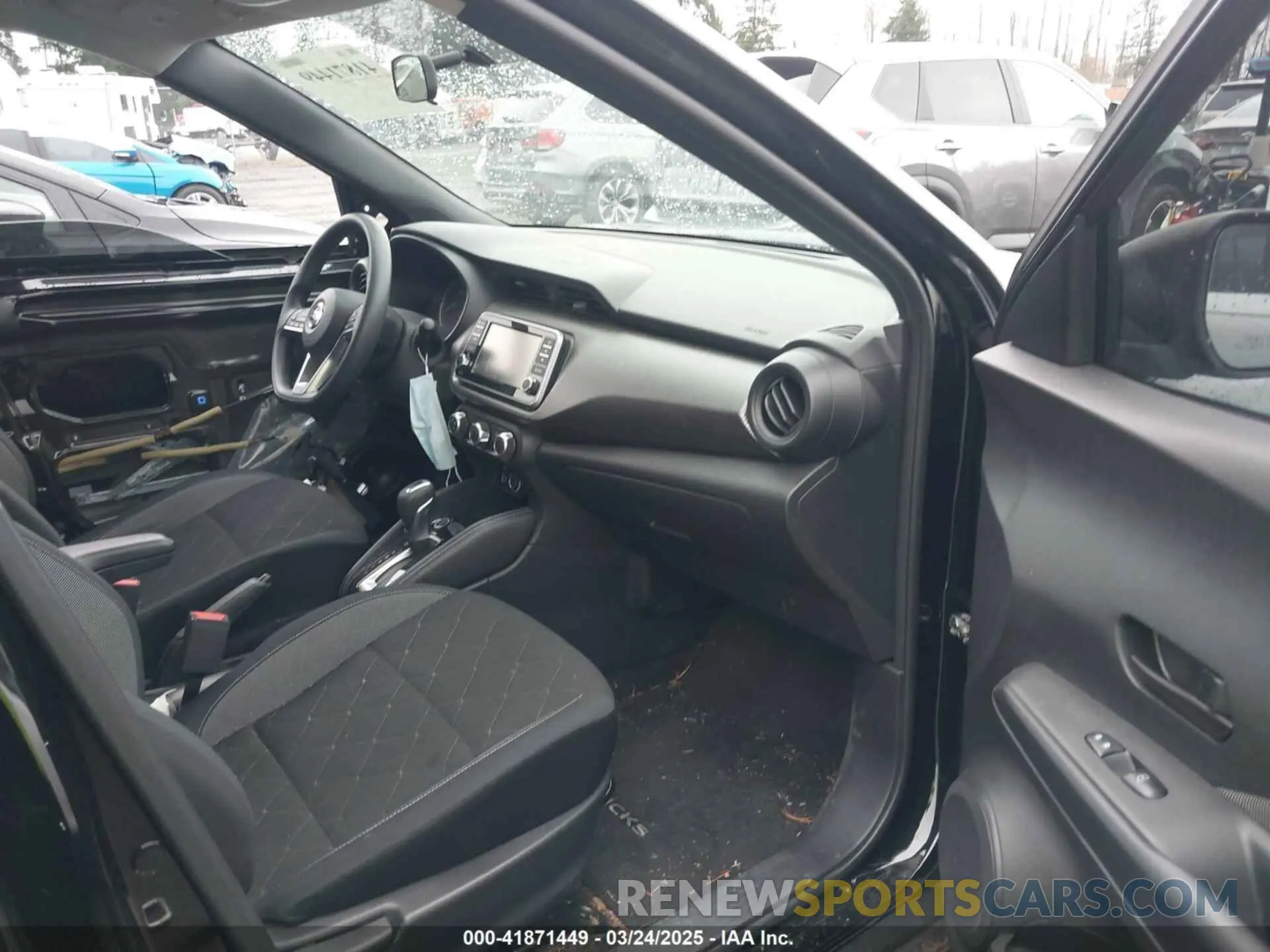 5 fotografías del automóvil dañado 3N1CP5CU8KL566131 NISSAN KICKS 2019