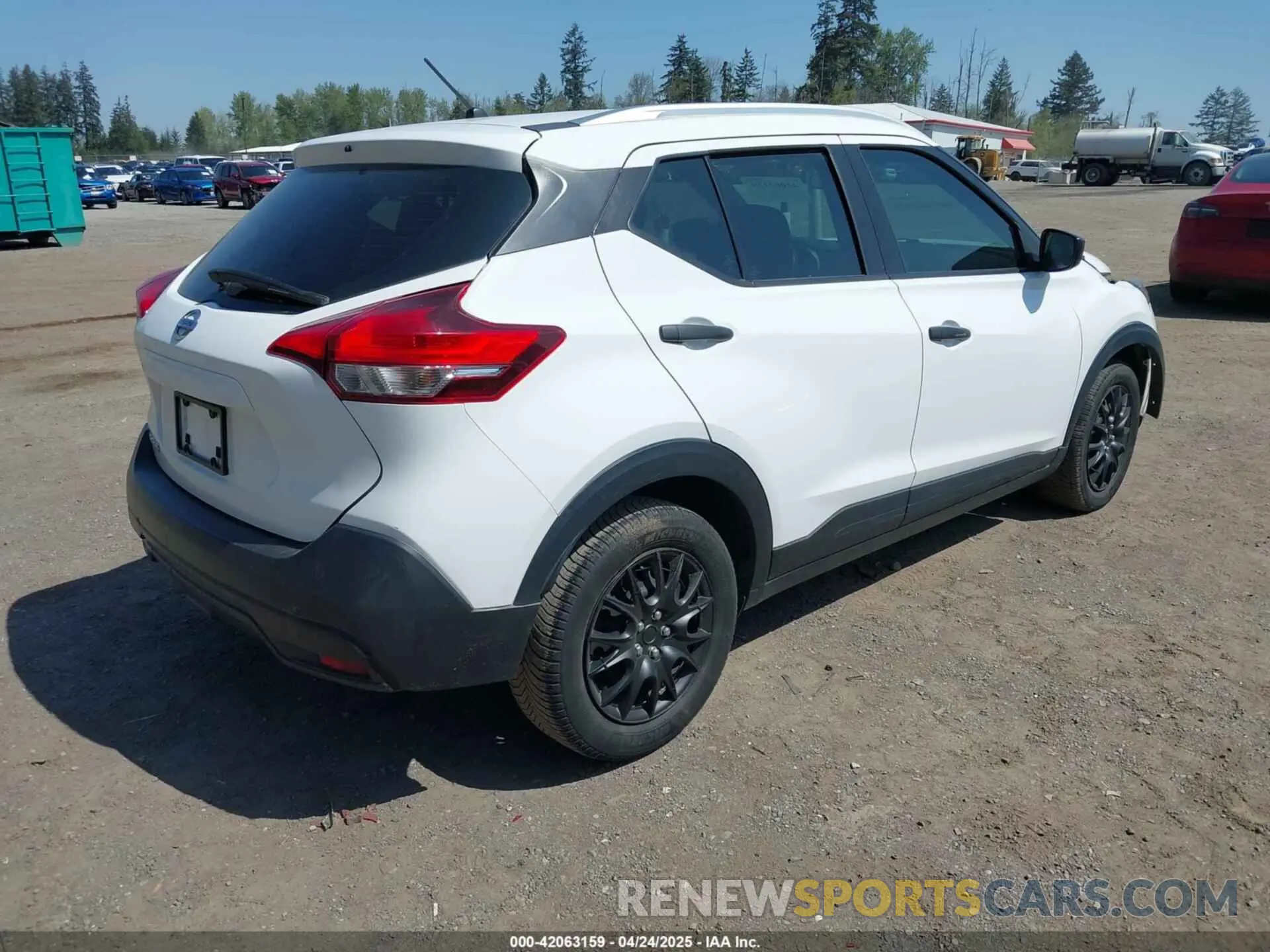 4 fotografías del automóvil dañado 3N1CP5CU9KL480214 NISSAN KICKS 2019