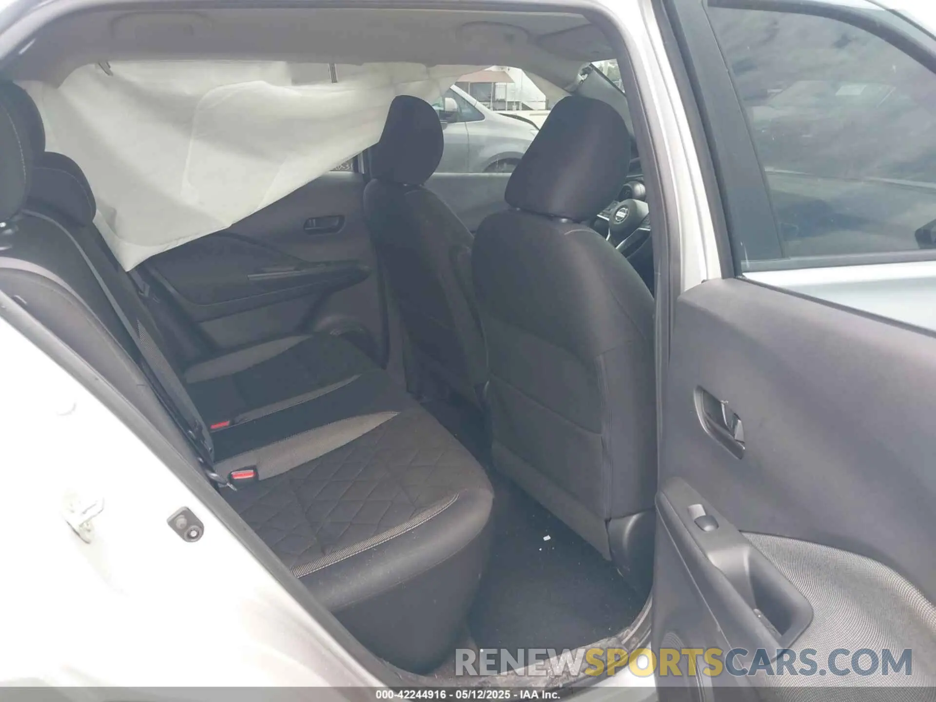 8 fotografías del automóvil dañado 3N1CP5CU9KL496400 NISSAN KICKS 2019