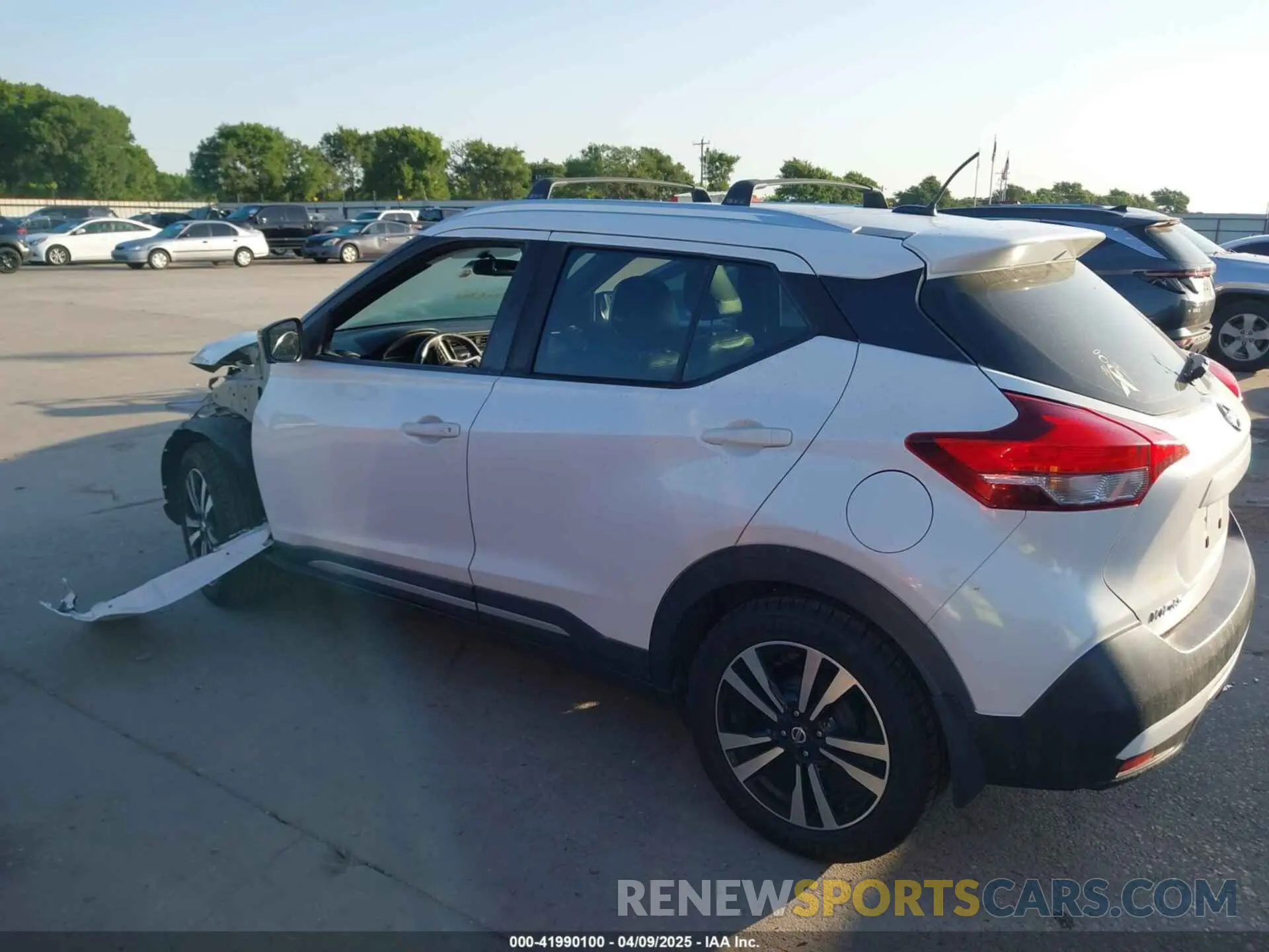 15 fotografías del automóvil dañado 3N1CP5CU9KL501093 NISSAN KICKS 2019