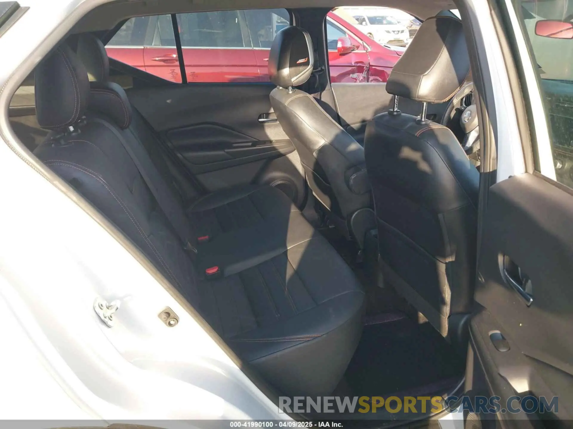 8 fotografías del automóvil dañado 3N1CP5CU9KL501093 NISSAN KICKS 2019