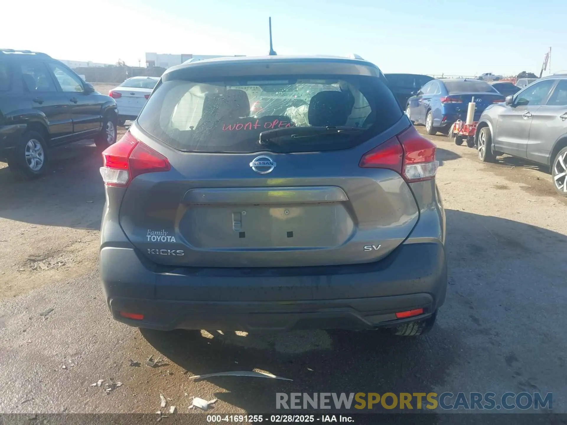 15 fotografías del automóvil dañado 3N1CP5CU9KL507217 NISSAN KICKS 2019