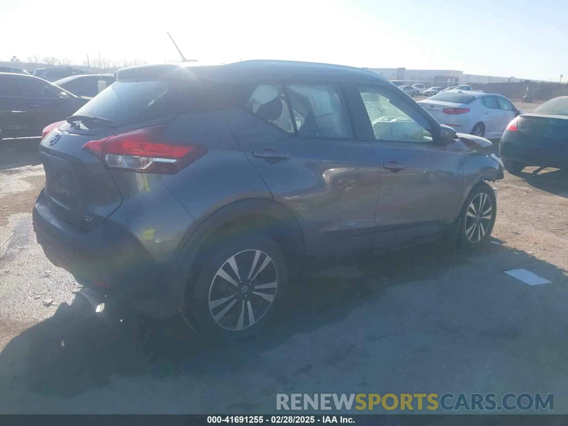 4 fotografías del automóvil dañado 3N1CP5CU9KL507217 NISSAN KICKS 2019