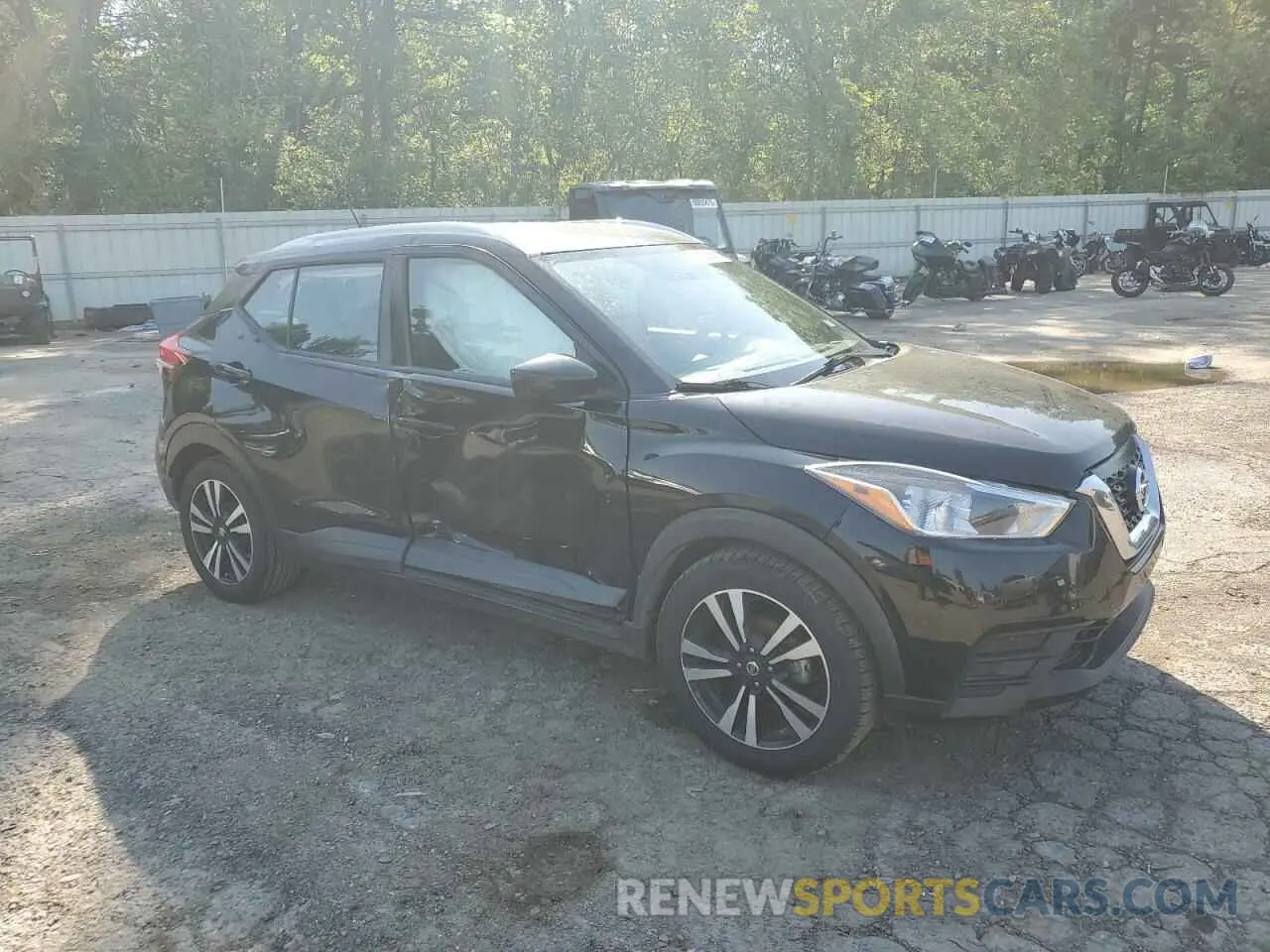 4 fotografías del automóvil dañado 3N1CP5CU9KL527211 NISSAN KICKS 2019