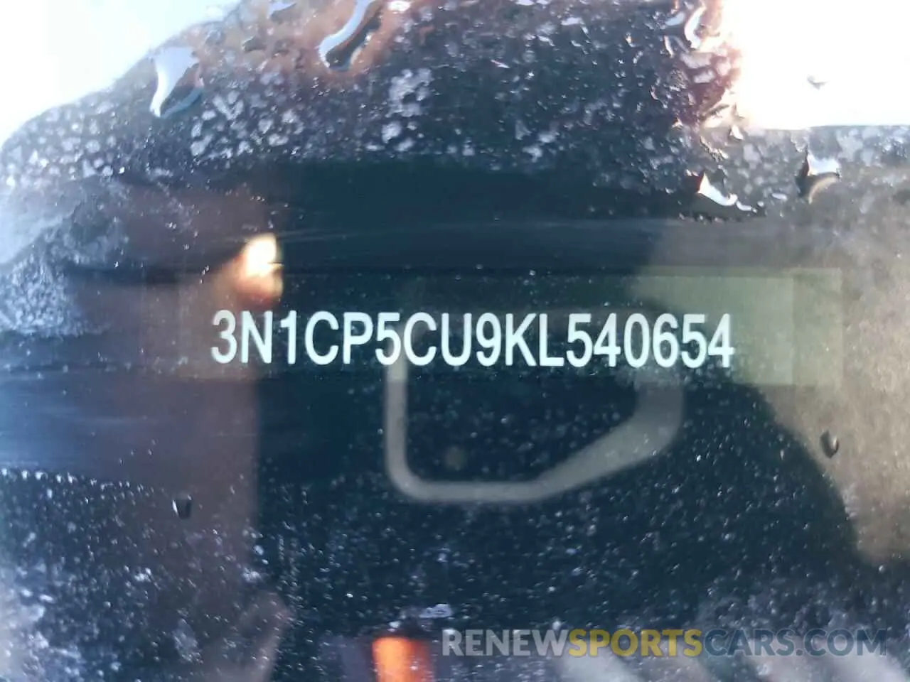 14 fotografías del automóvil dañado 3N1CP5CU9KL540654 NISSAN KICKS 2019