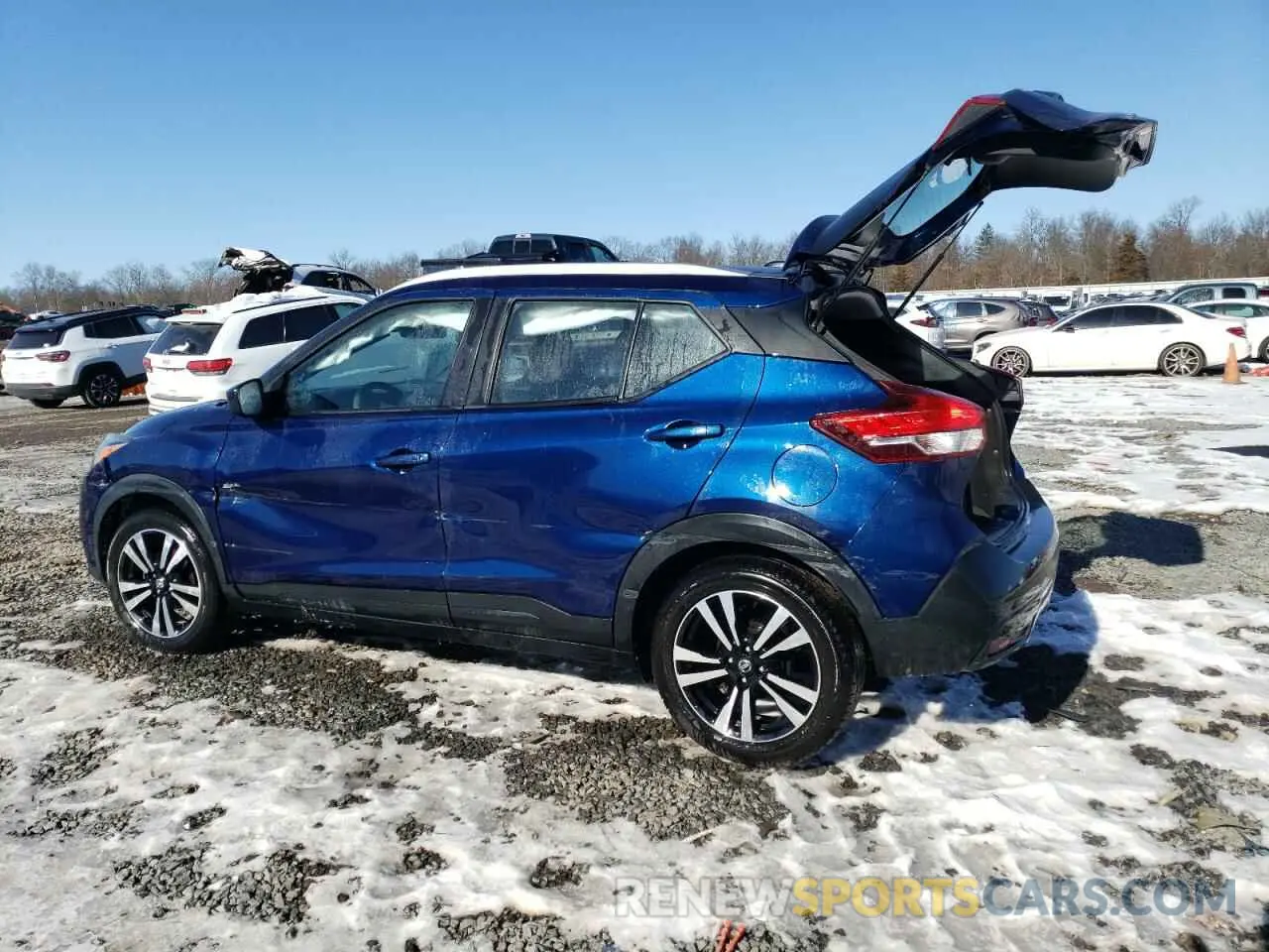 2 fotografías del automóvil dañado 3N1CP5CU9KL540654 NISSAN KICKS 2019