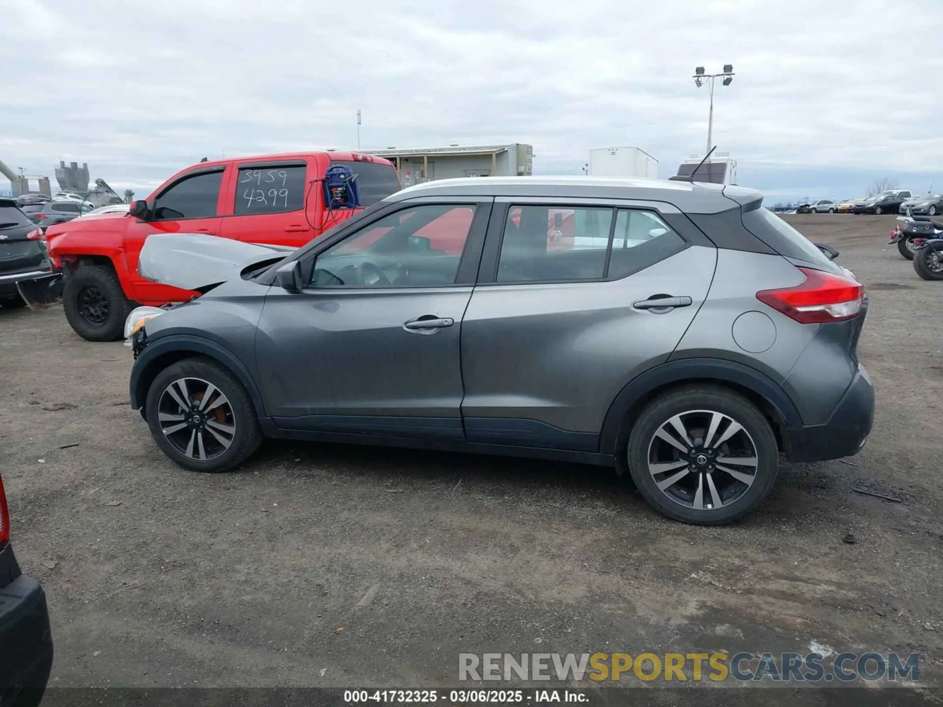 13 fotografías del automóvil dañado 3N1CP5CU9KL542551 NISSAN KICKS 2019