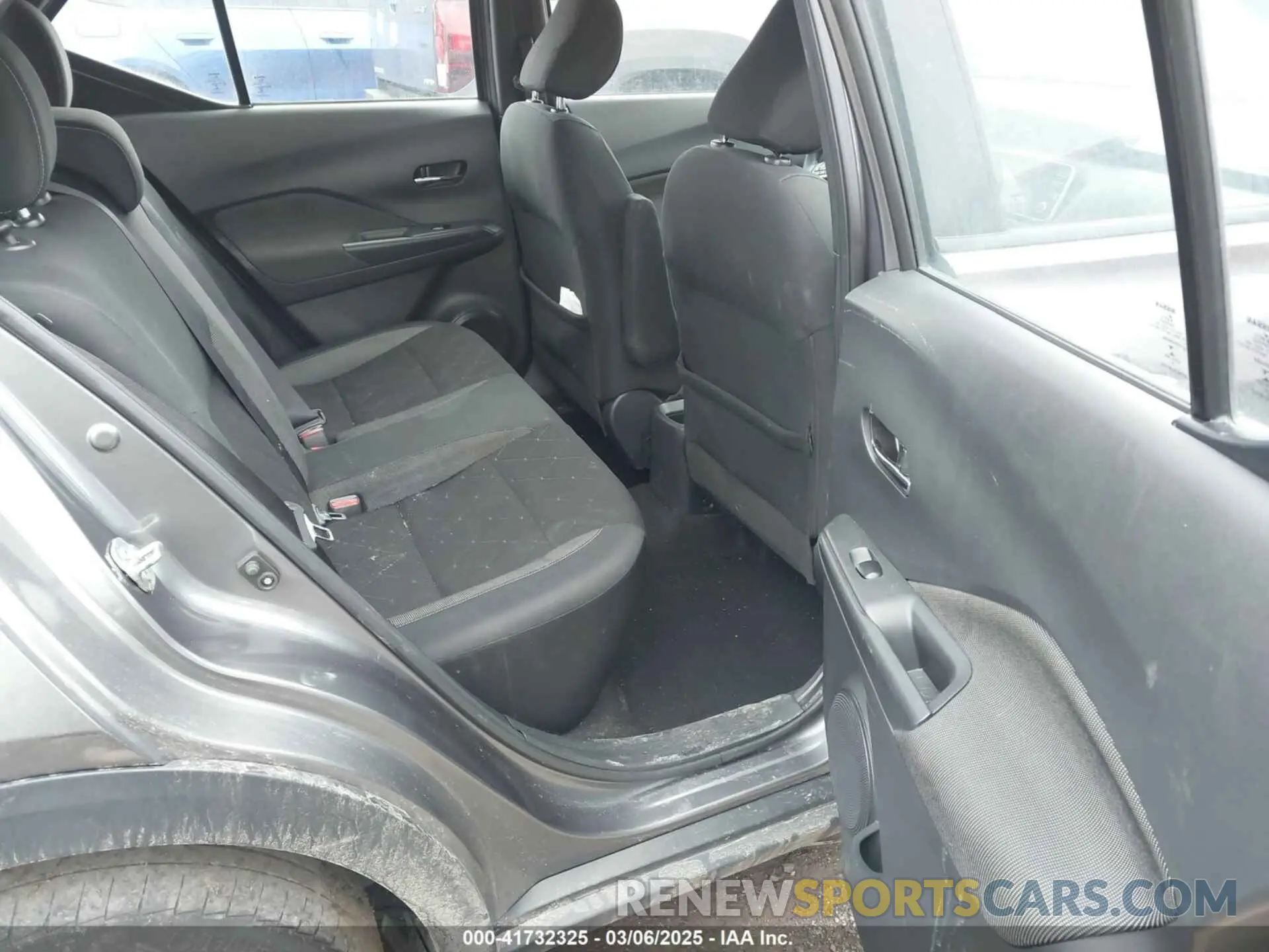 8 fotografías del automóvil dañado 3N1CP5CU9KL542551 NISSAN KICKS 2019