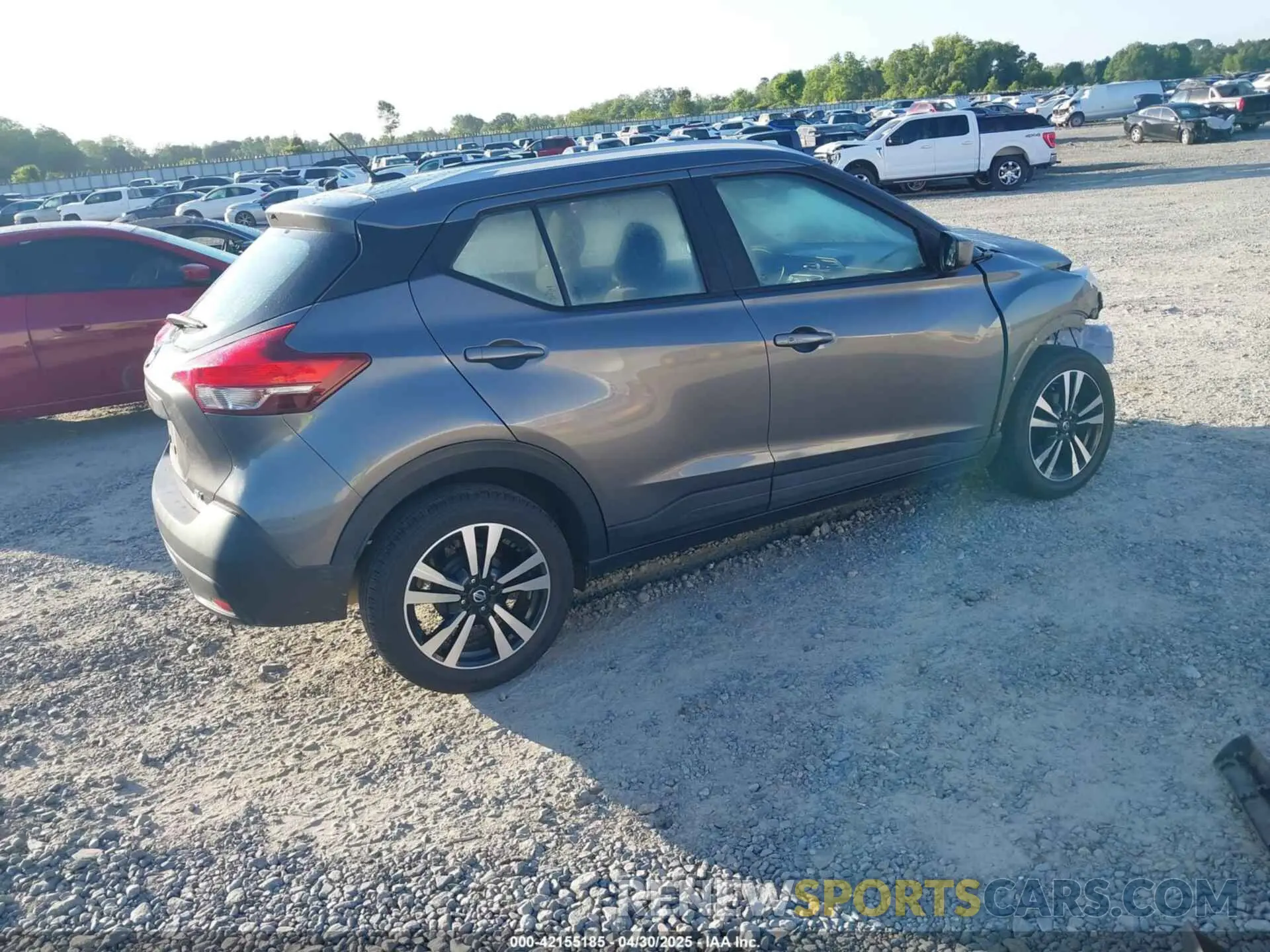 4 fotografías del automóvil dañado 3N1CP5CU9KL552626 NISSAN KICKS 2019