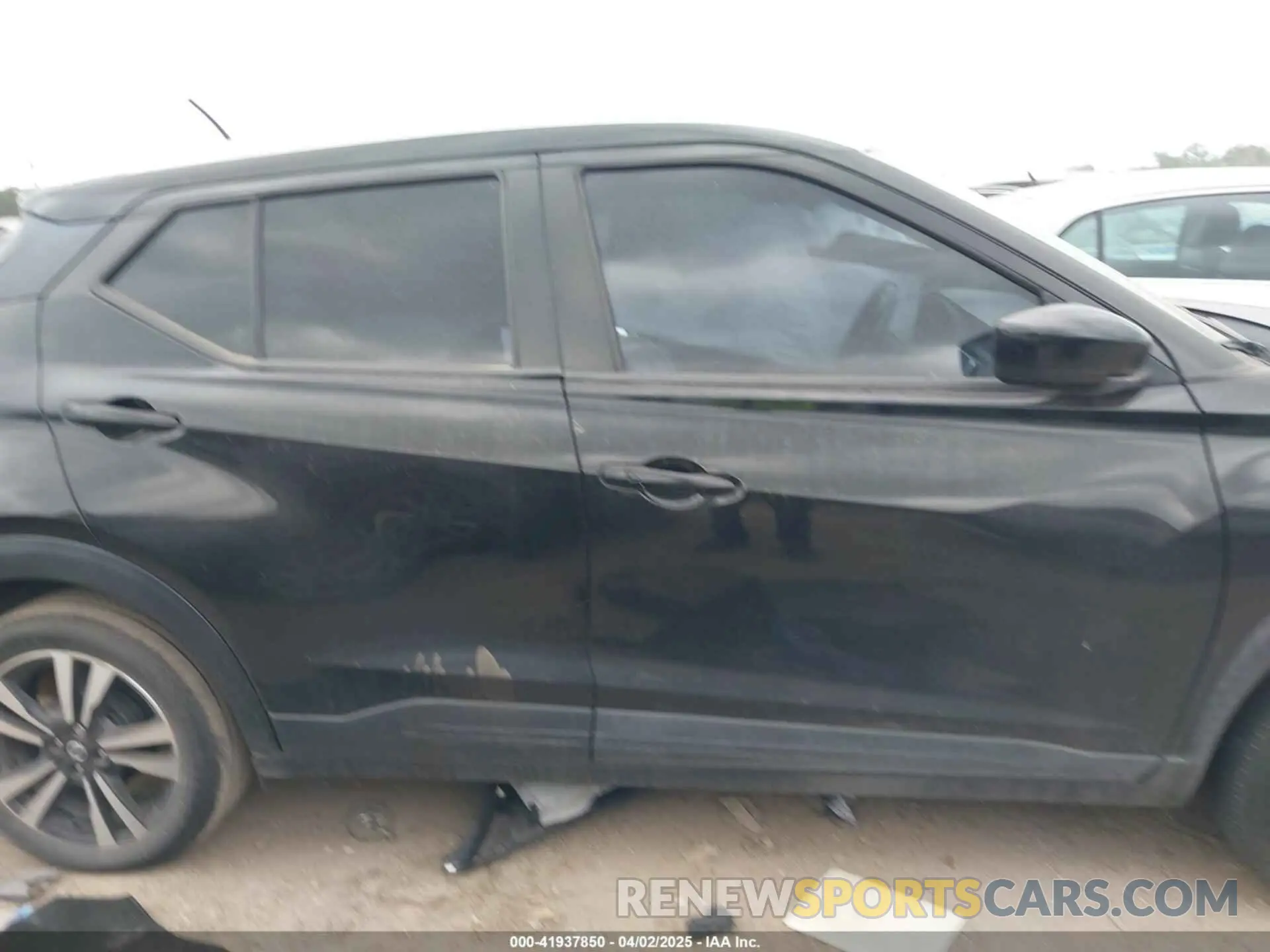 12 fotografías del automóvil dañado 3N1CP5CU9KL554246 NISSAN KICKS 2019