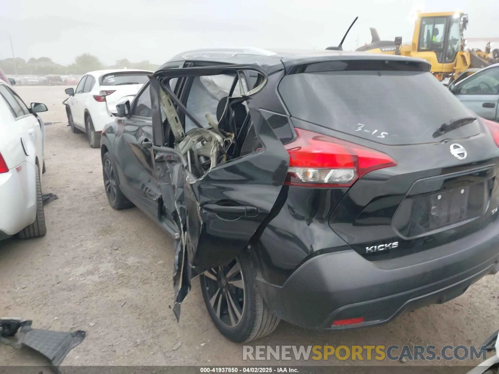3 fotografías del automóvil dañado 3N1CP5CU9KL554246 NISSAN KICKS 2019
