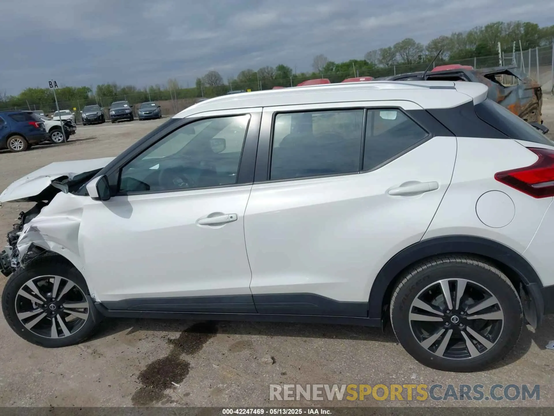 14 fotografías del automóvil dañado 3N1CP5CU9KL559771 NISSAN KICKS 2019