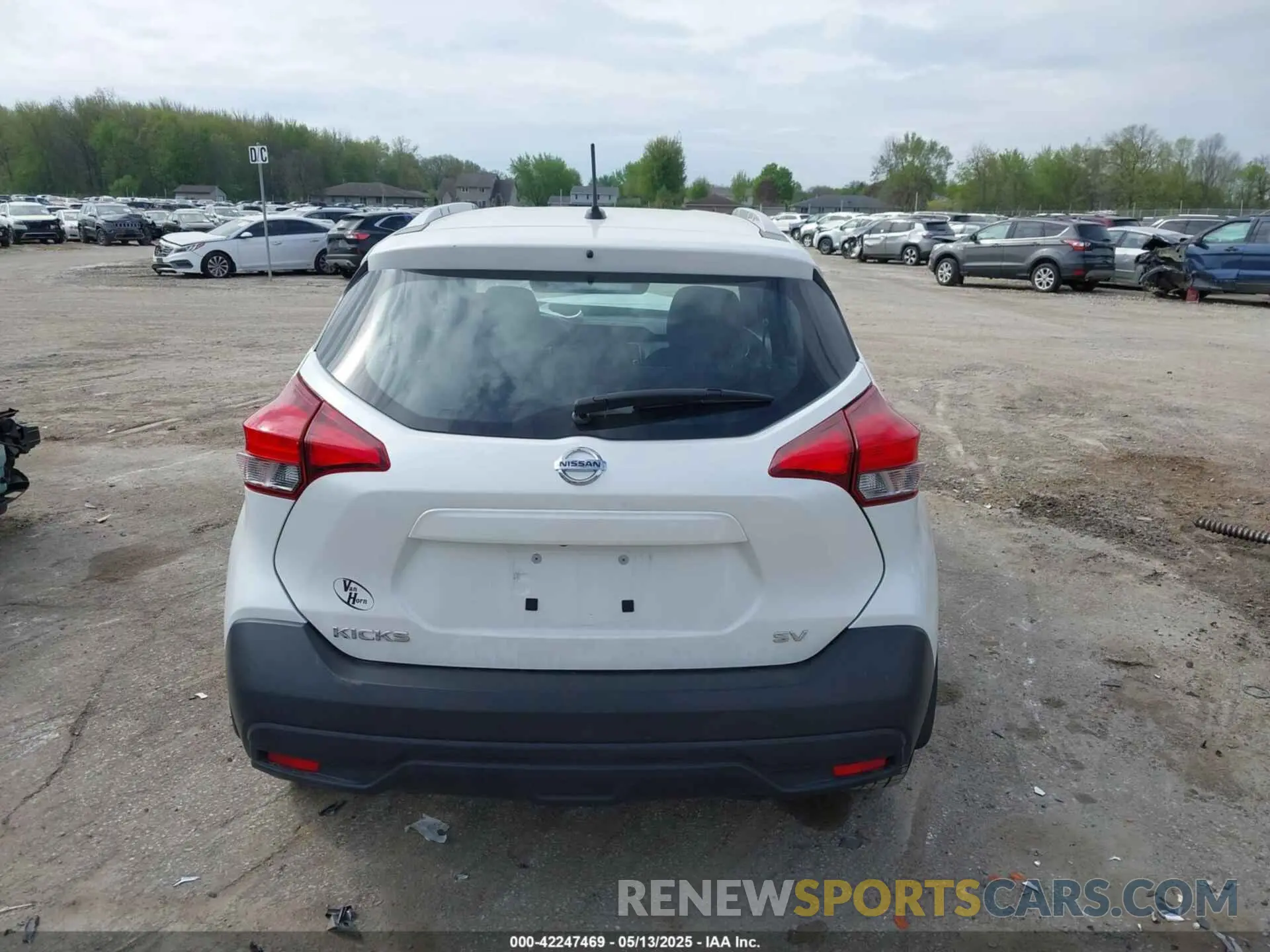 16 fotografías del automóvil dañado 3N1CP5CU9KL559771 NISSAN KICKS 2019