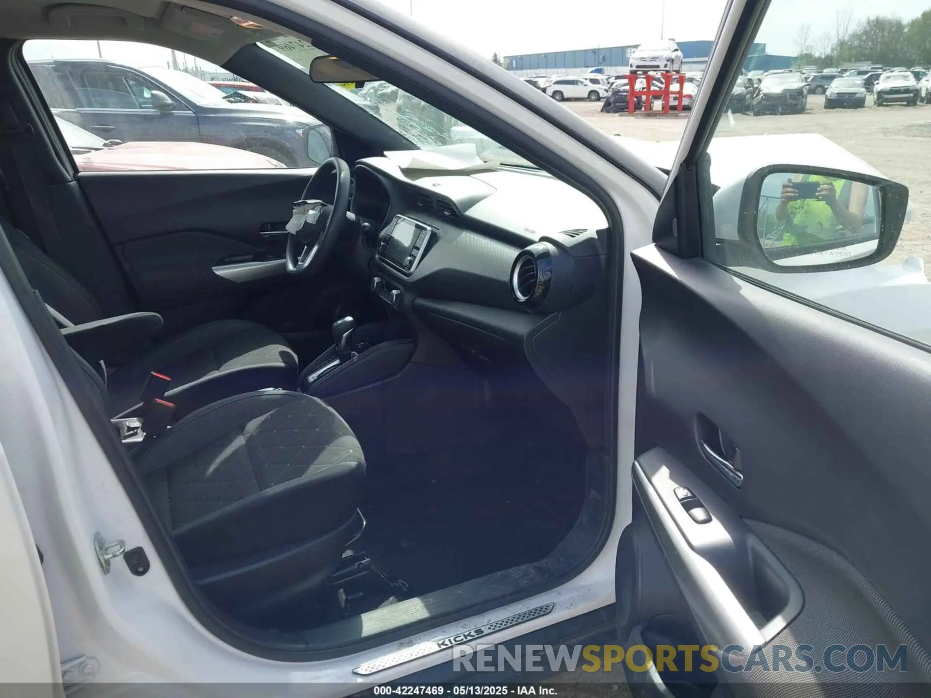 5 fotografías del automóvil dañado 3N1CP5CU9KL559771 NISSAN KICKS 2019