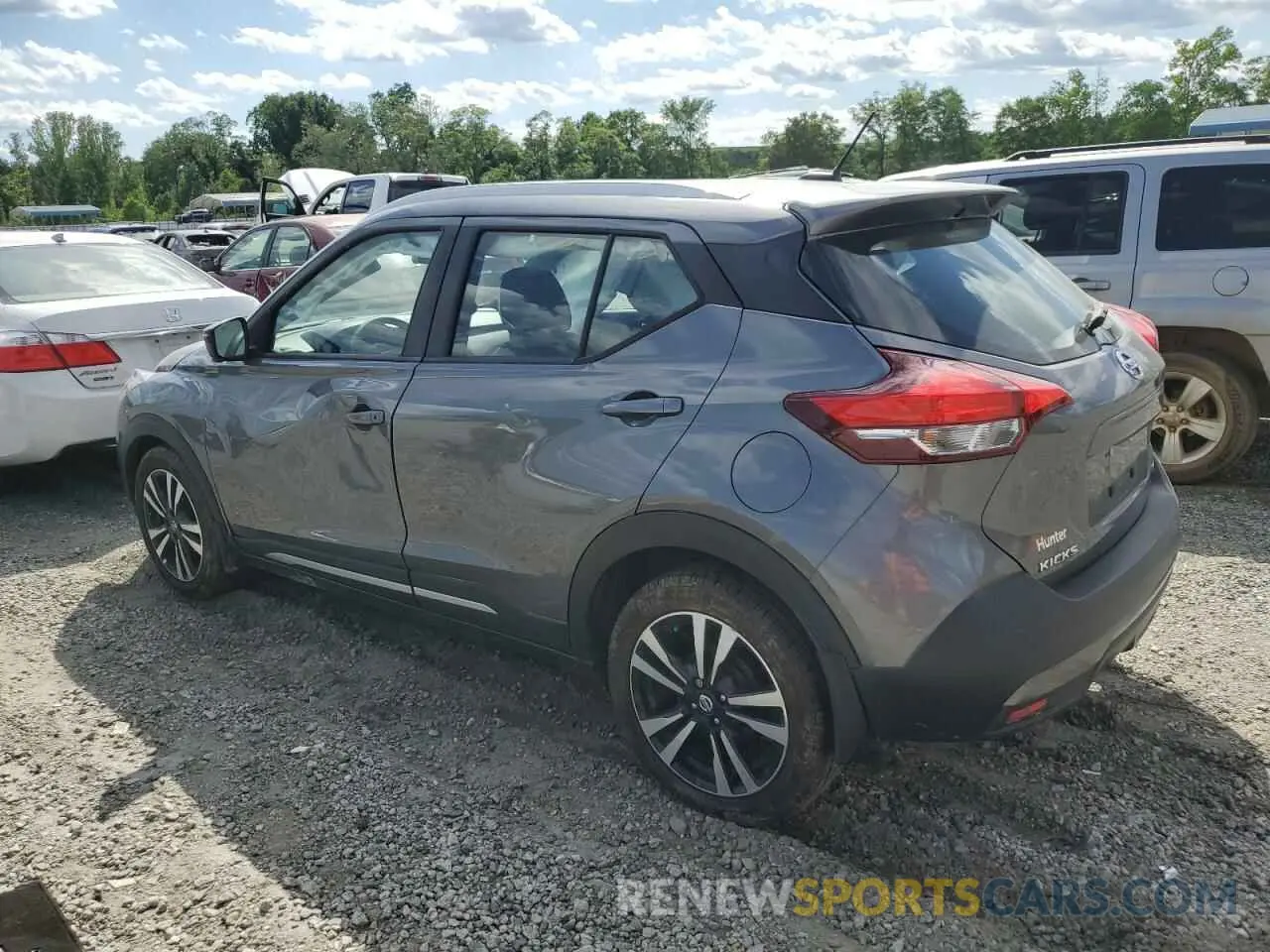 2 fotografías del automóvil dañado 3N1CP5CUXKL478908 NISSAN KICKS 2019
