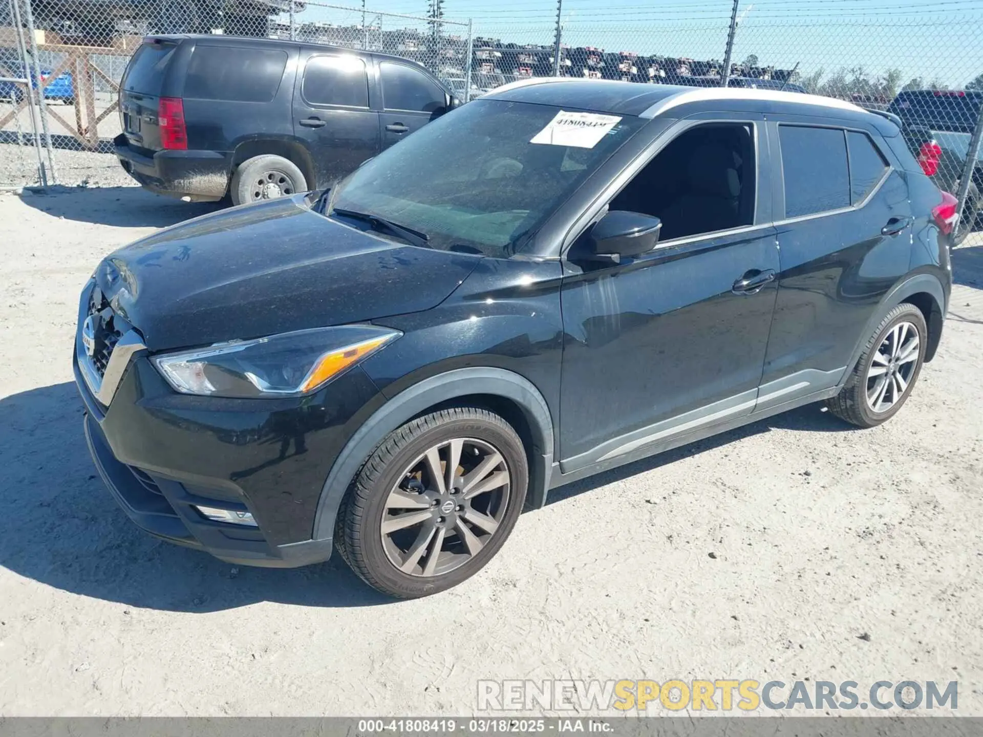 2 fotografías del automóvil dañado 3N1CP5CUXKL481856 NISSAN KICKS 2019