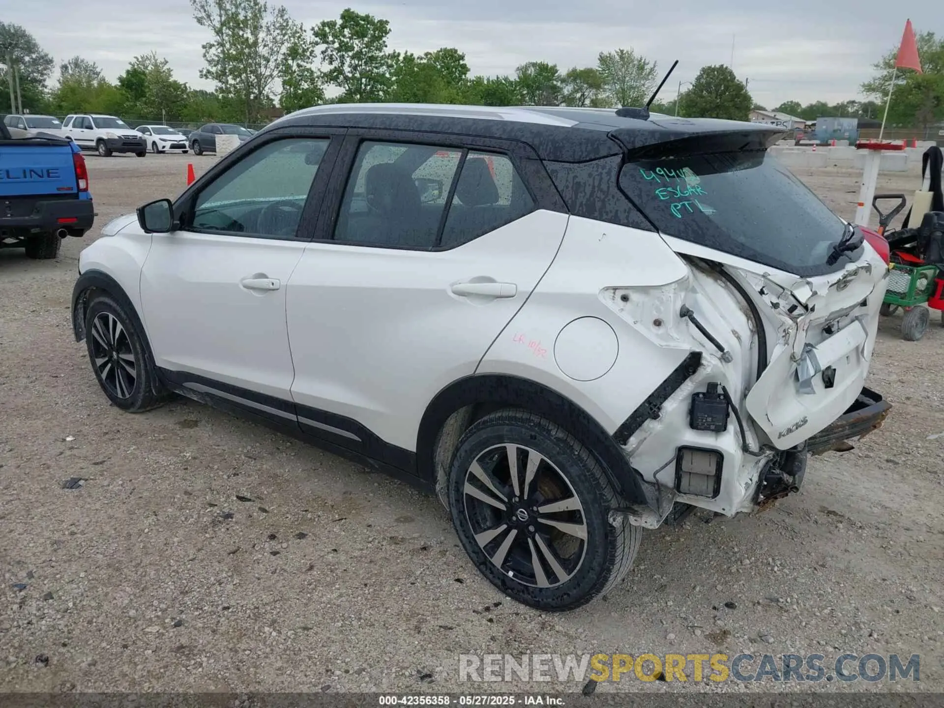 3 fotografías del automóvil dañado 3N1CP5CUXKL520378 NISSAN KICKS 2019