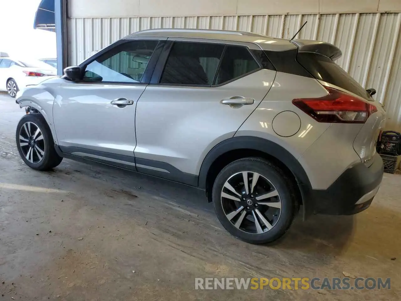 2 fotografías del automóvil dañado 3N1CP5CUXKL533227 NISSAN KICKS 2019