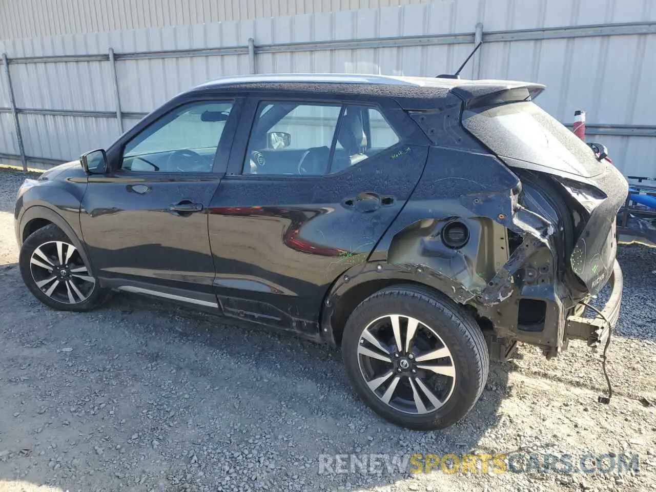2 fotografías del automóvil dañado 3N1CP5CUXKL545247 NISSAN KICKS 2019