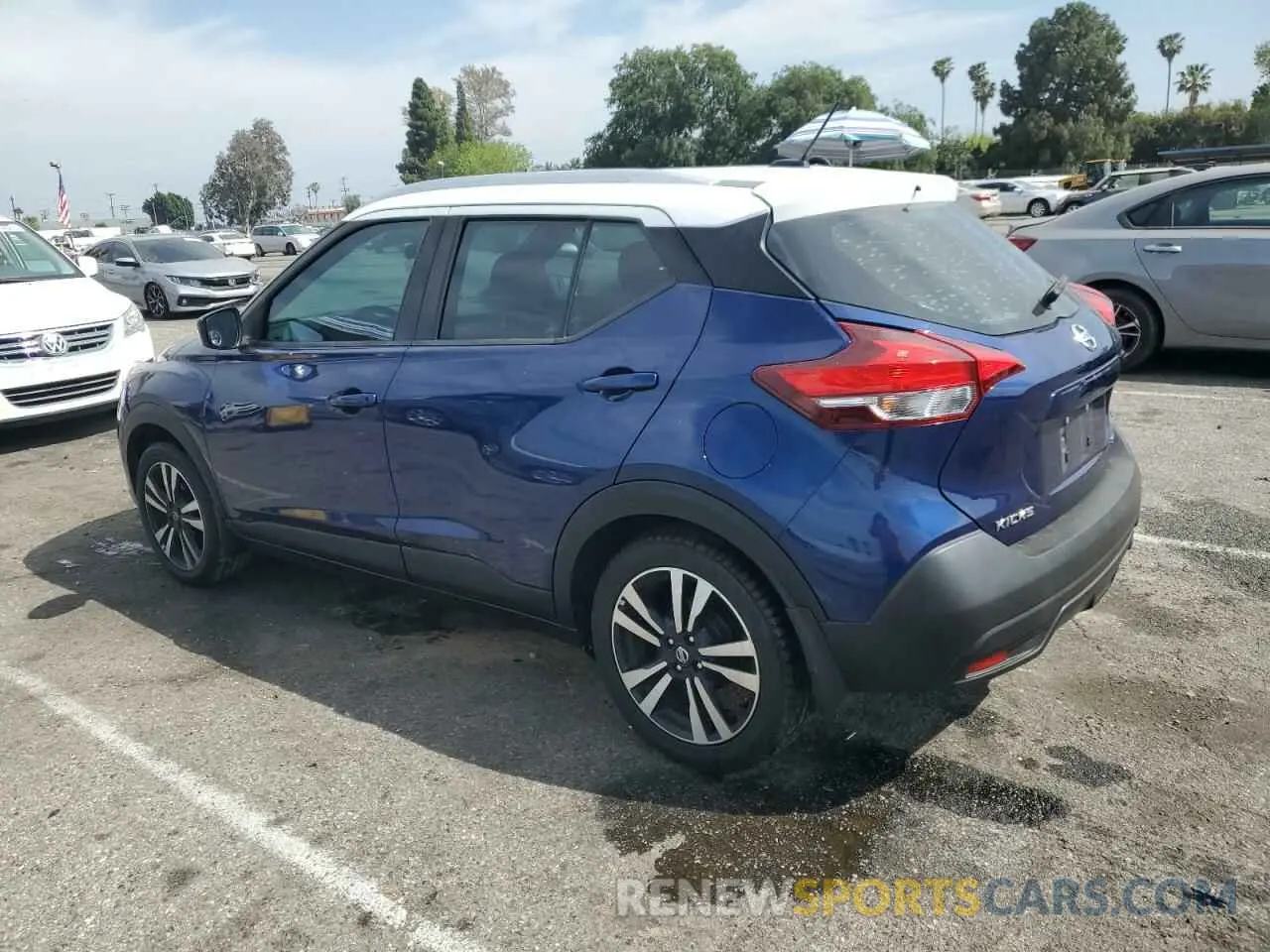 2 fotografías del automóvil dañado 3N1CP5CUXKL567989 NISSAN KICKS 2019