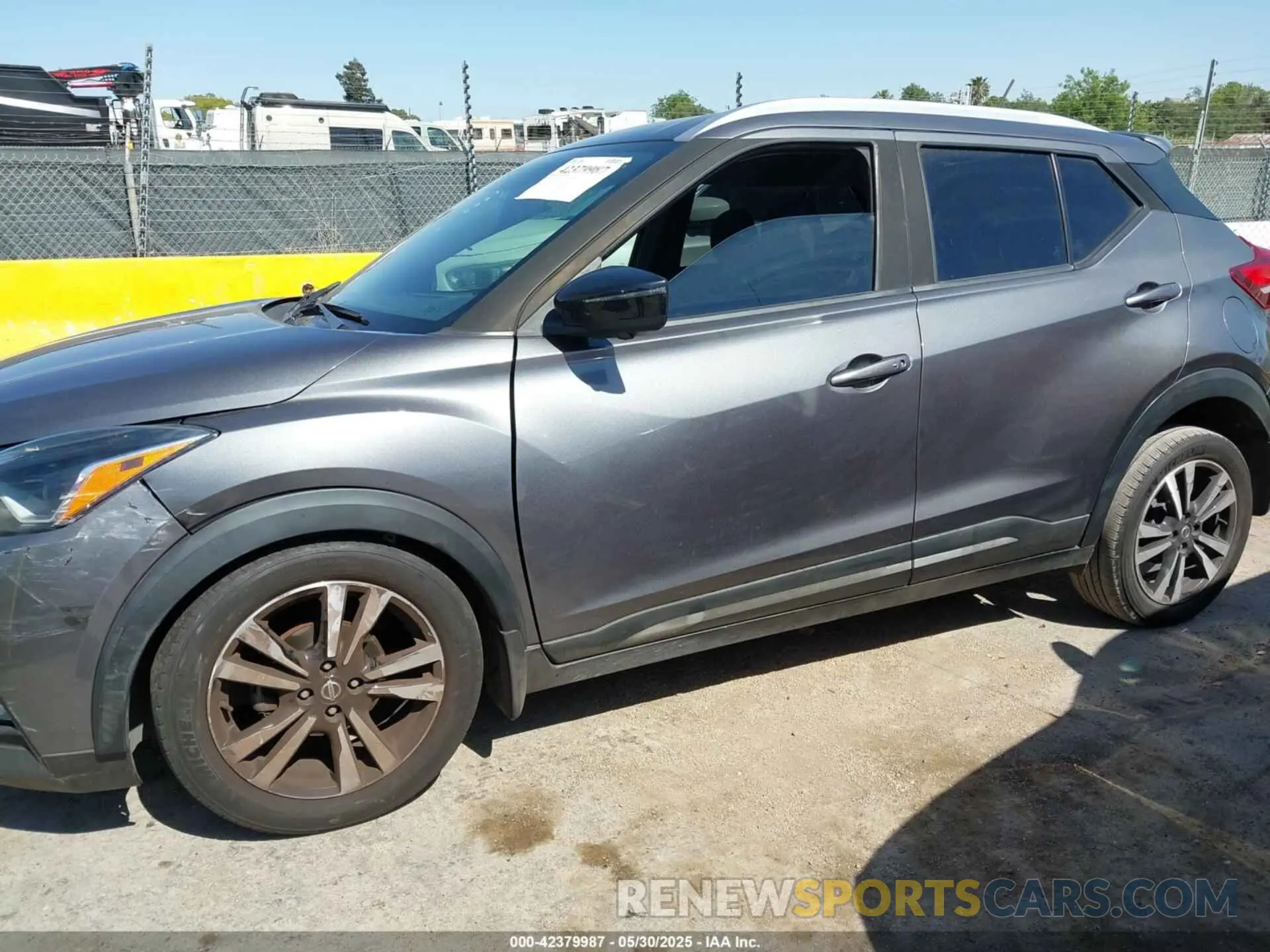 14 fotografías del automóvil dañado 3N1CP5CUXKL569256 NISSAN KICKS 2019