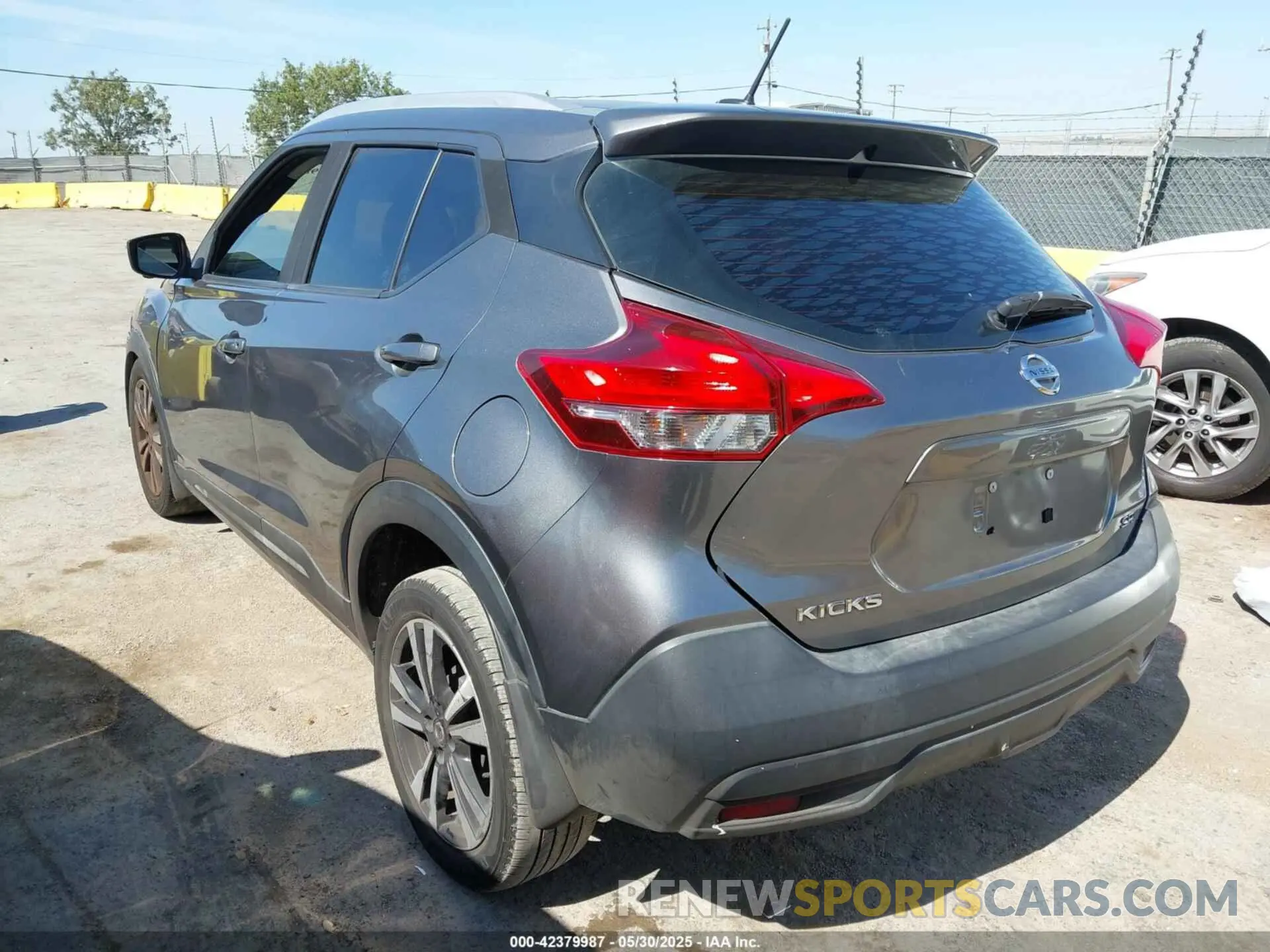 3 fotografías del automóvil dañado 3N1CP5CUXKL569256 NISSAN KICKS 2019
