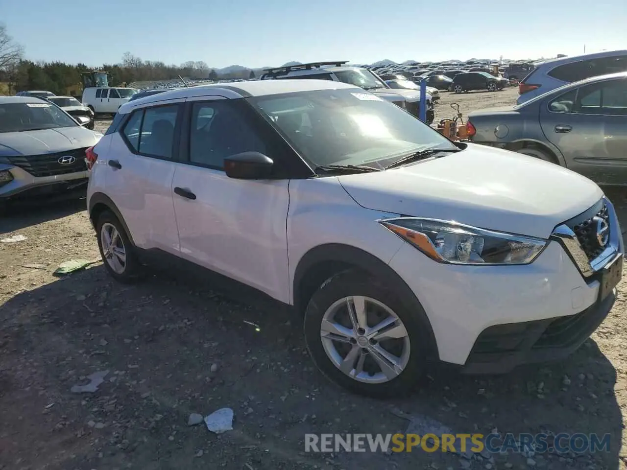 4 fotografías del automóvil dañado 3N1CP5BV0LL493025 NISSAN KICKS 2020