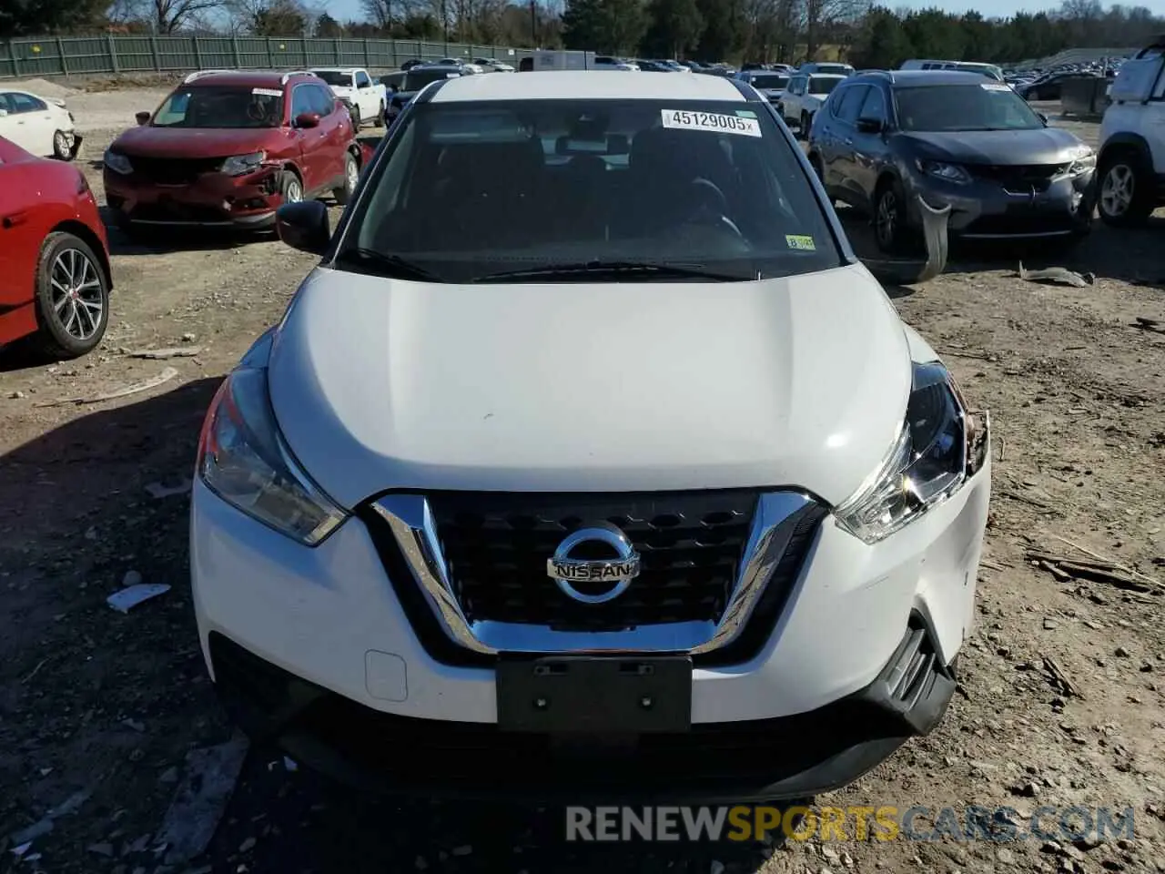 5 fotografías del automóvil dañado 3N1CP5BV0LL493025 NISSAN KICKS 2020