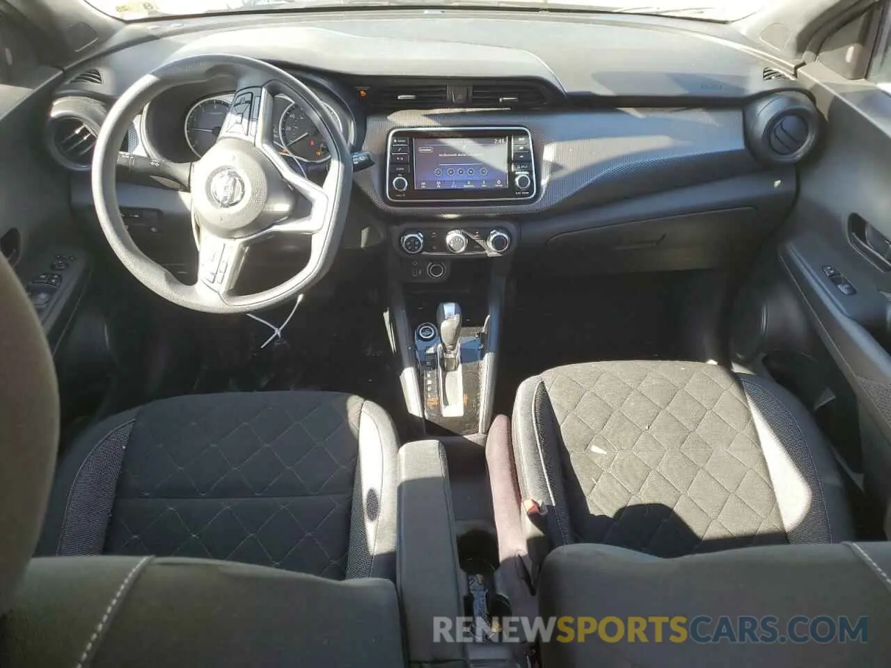 8 fotografías del automóvil dañado 3N1CP5BV0LL493025 NISSAN KICKS 2020