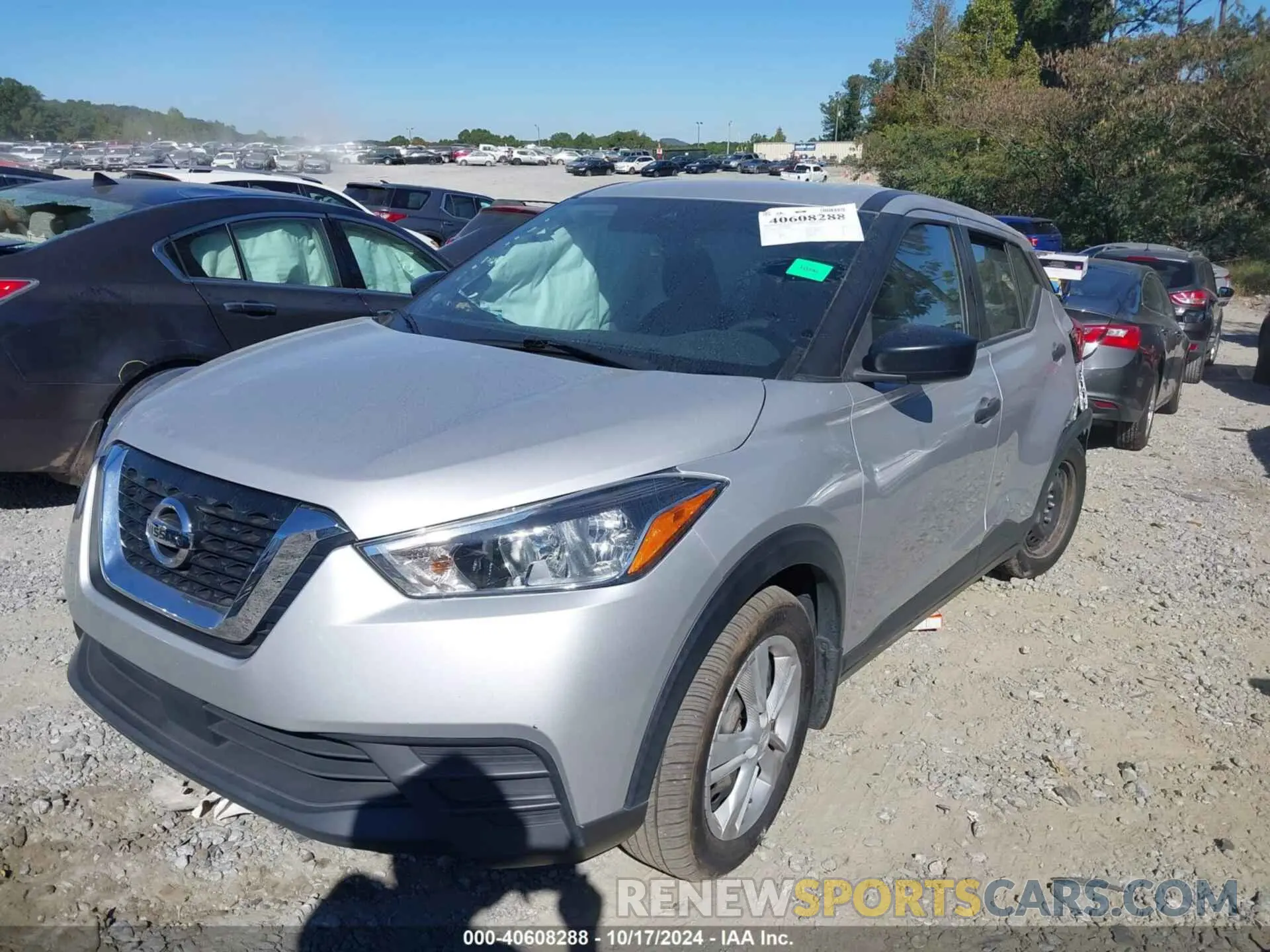 2 fotografías del automóvil dañado 3N1CP5BV0LL500068 NISSAN KICKS 2020