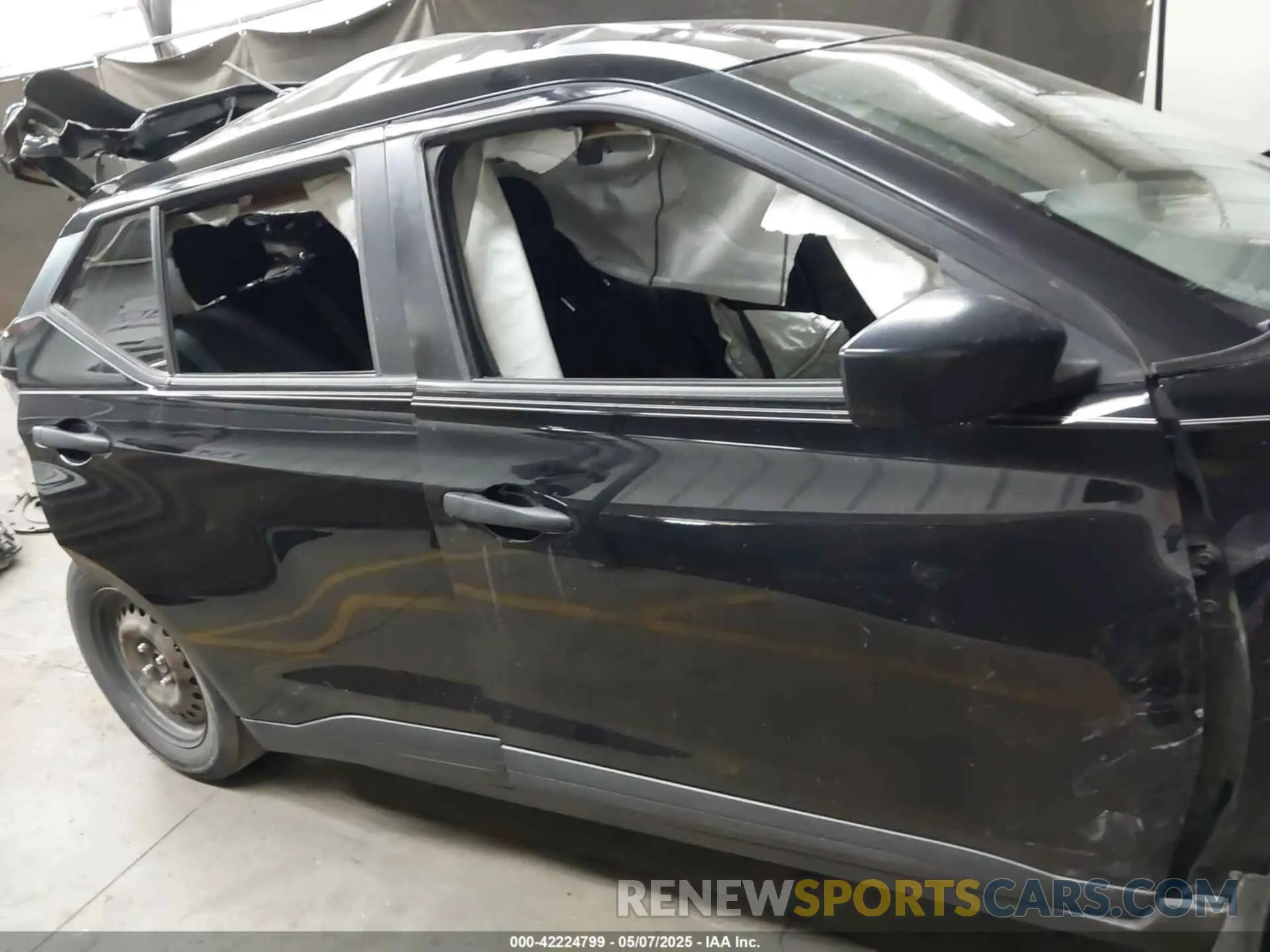 13 fotografías del automóvil dañado 3N1CP5BV0LL501964 NISSAN KICKS 2020