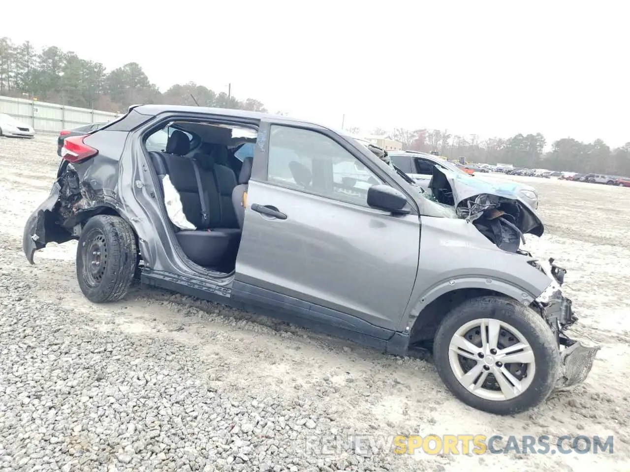 4 fotografías del automóvil dañado 3N1CP5BV0LL539632 NISSAN KICKS 2020