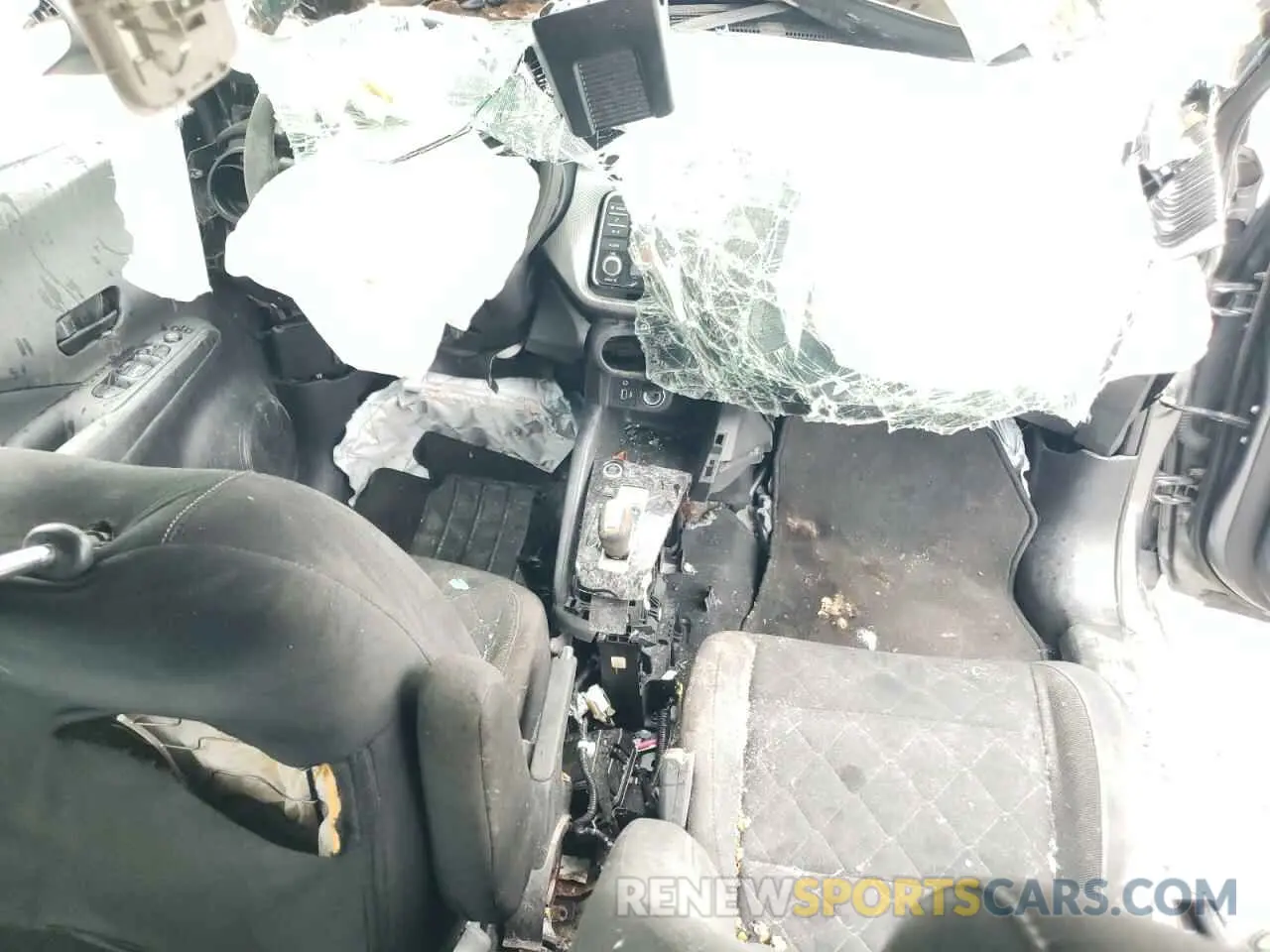 8 fotografías del automóvil dañado 3N1CP5BV0LL539632 NISSAN KICKS 2020
