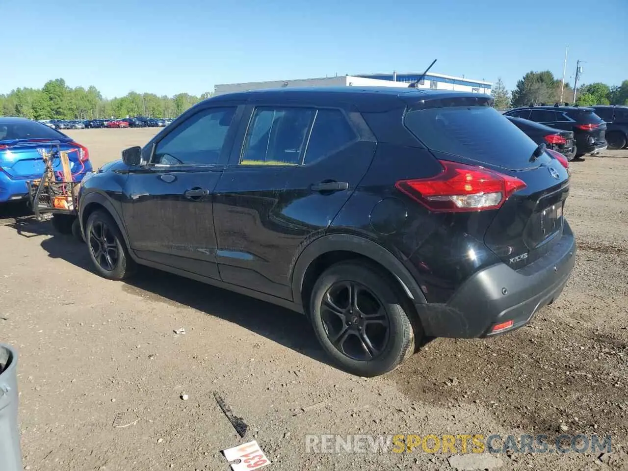 2 fotografías del automóvil dañado 3N1CP5BV0LL562313 NISSAN KICKS 2020